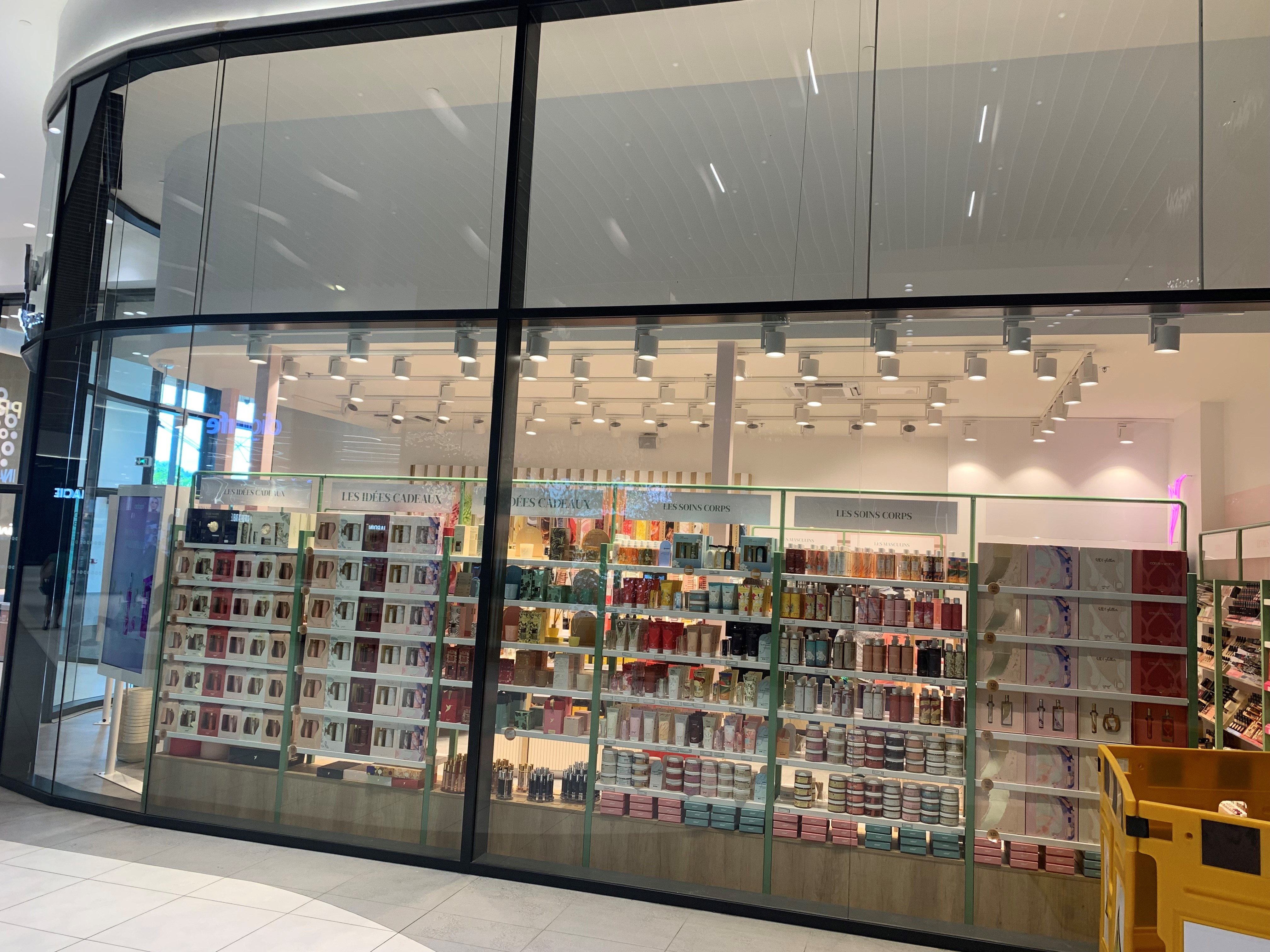 Foto 5 di Adopt Parfums