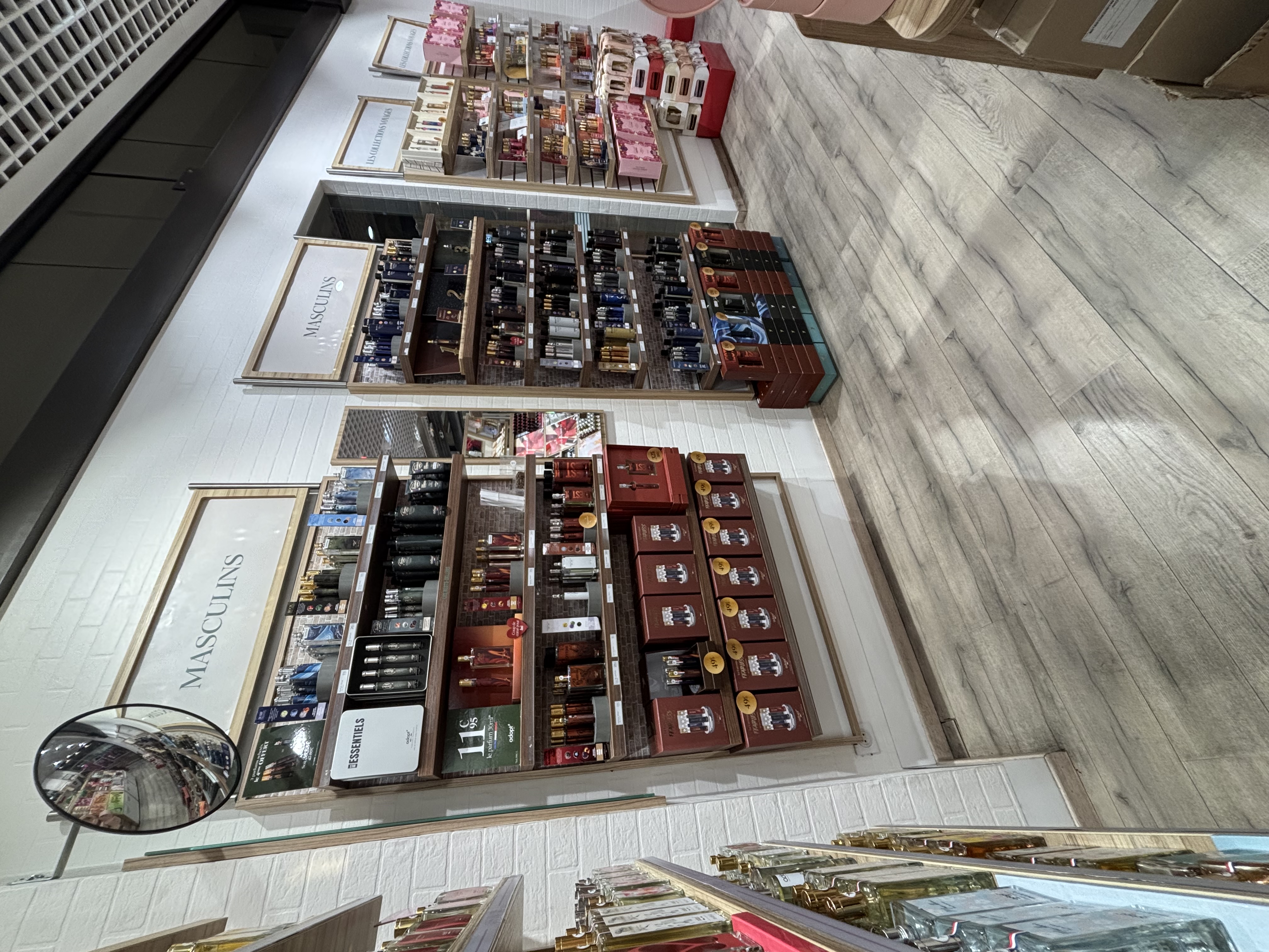 Foto 7 di Adopt  Parfums