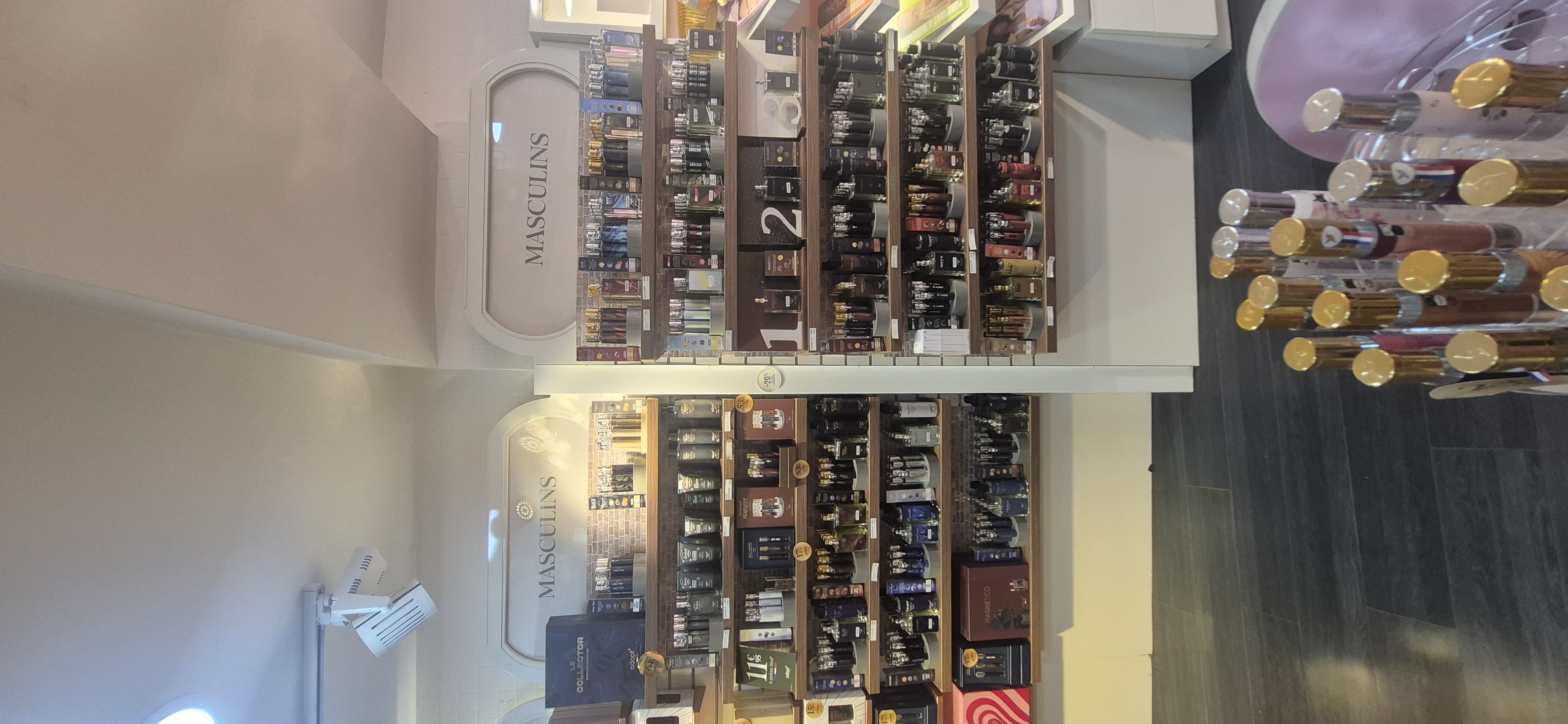 Foto 5 di Adopt Parfums