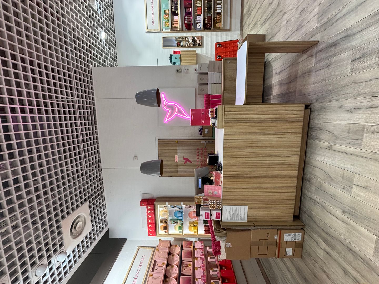 Foto 10 di Adopt  Parfums
