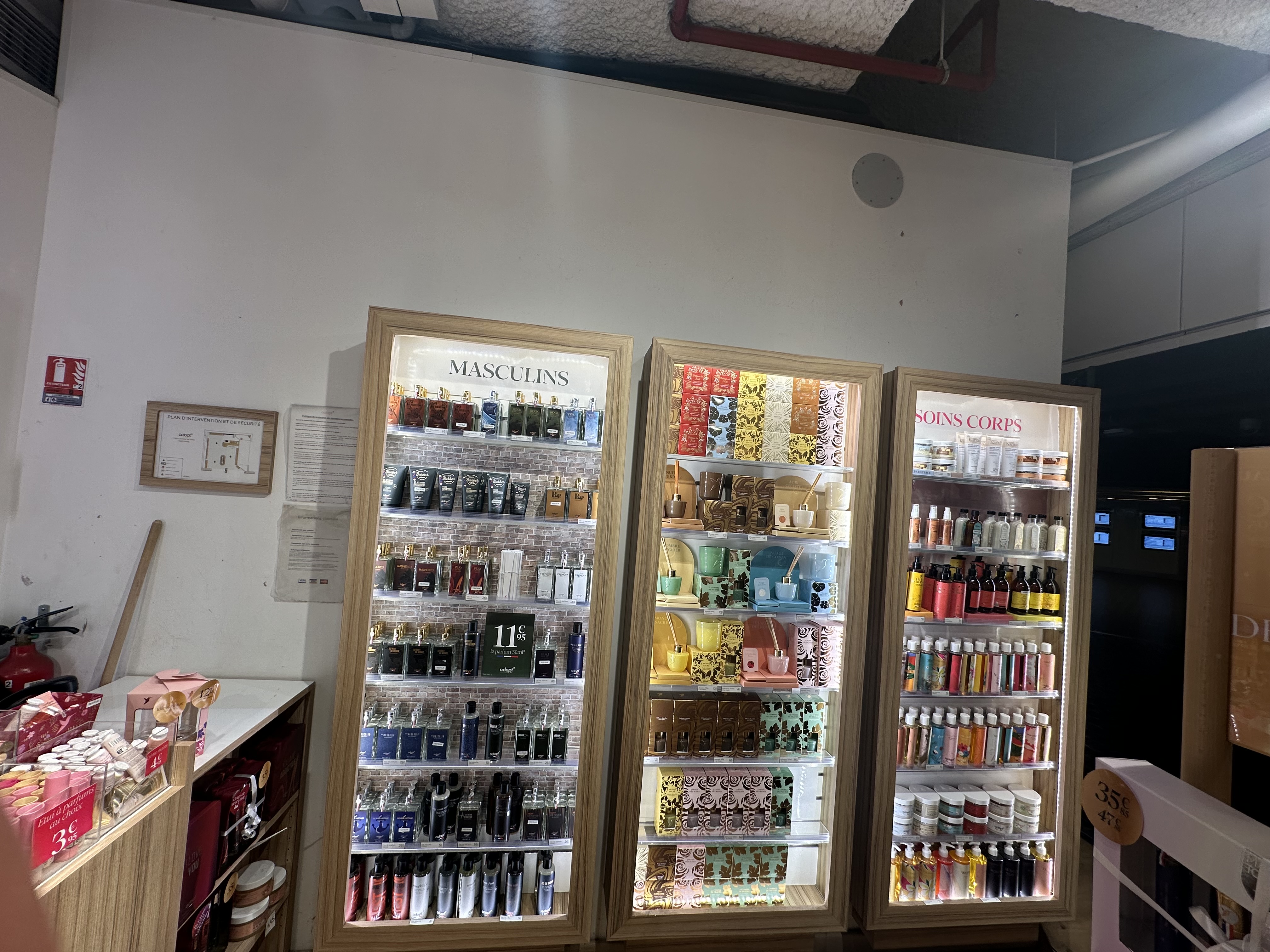 Foto 4 di Adopt Parfums