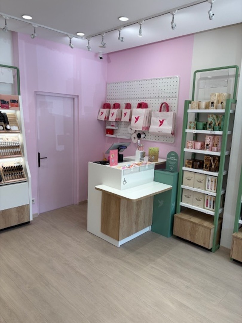 Foto 4 di Adopt Parfums