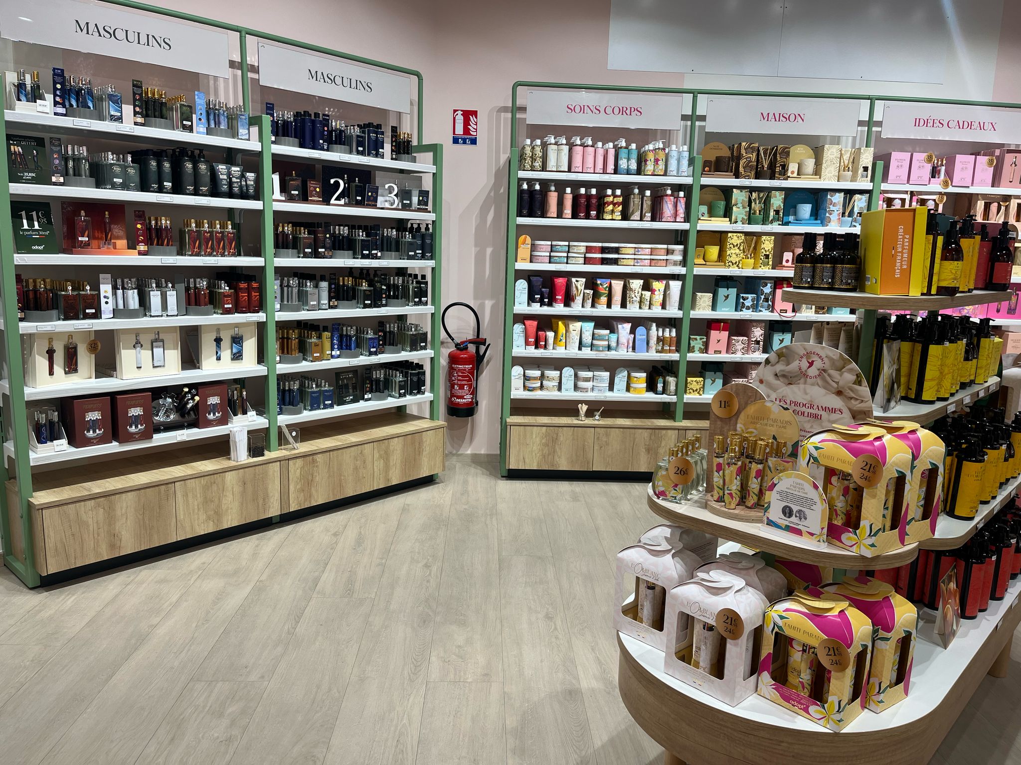 Foto 4 di Adopt Parfums