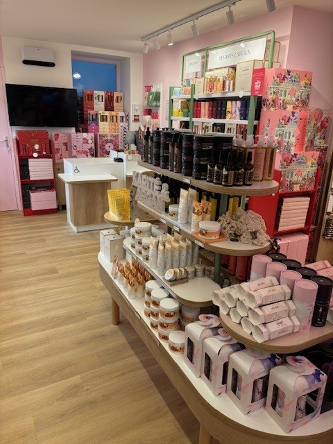 Foto 9 di Adopt Parfums