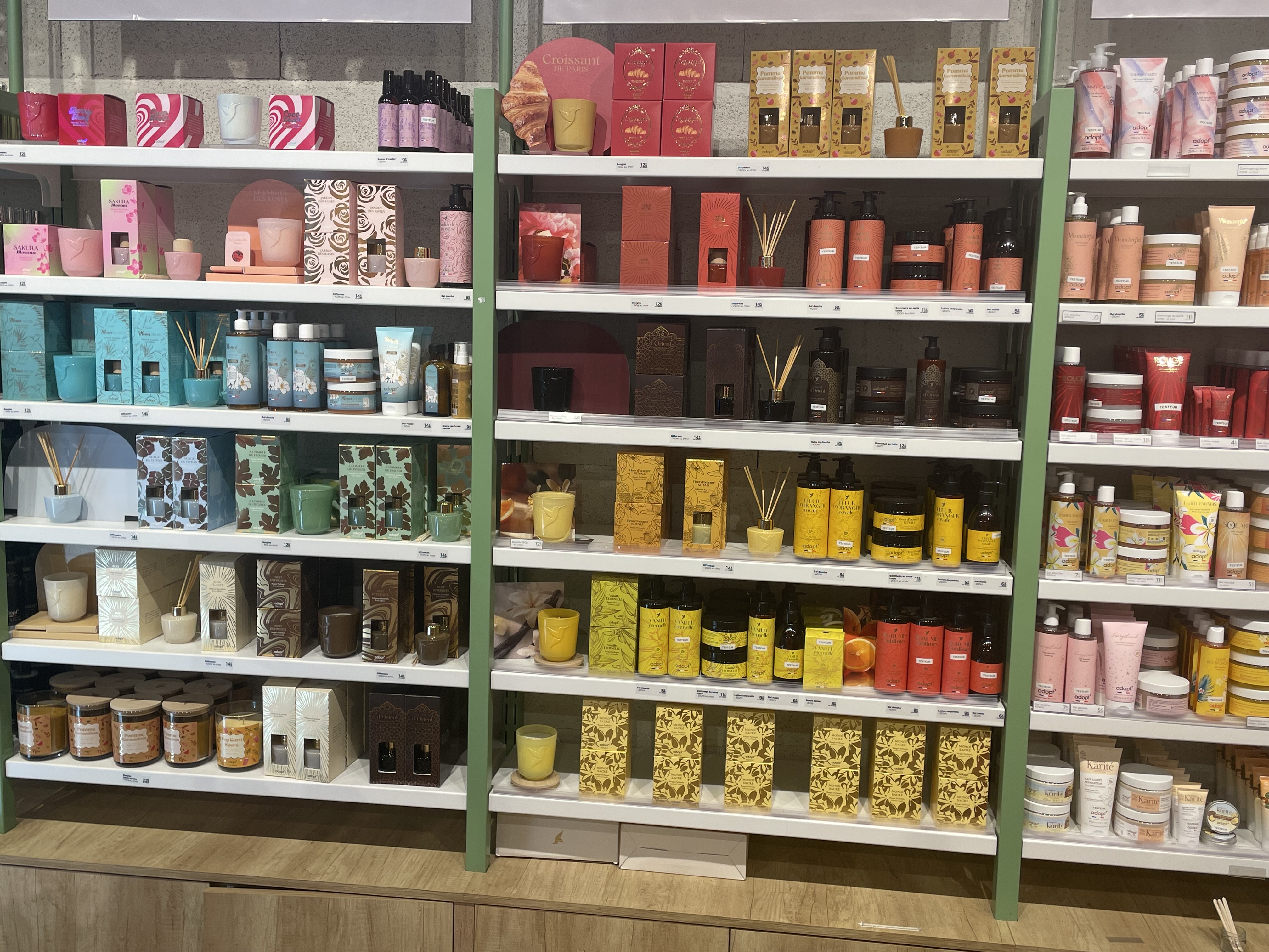 Foto 8 di Adopt Parfums
