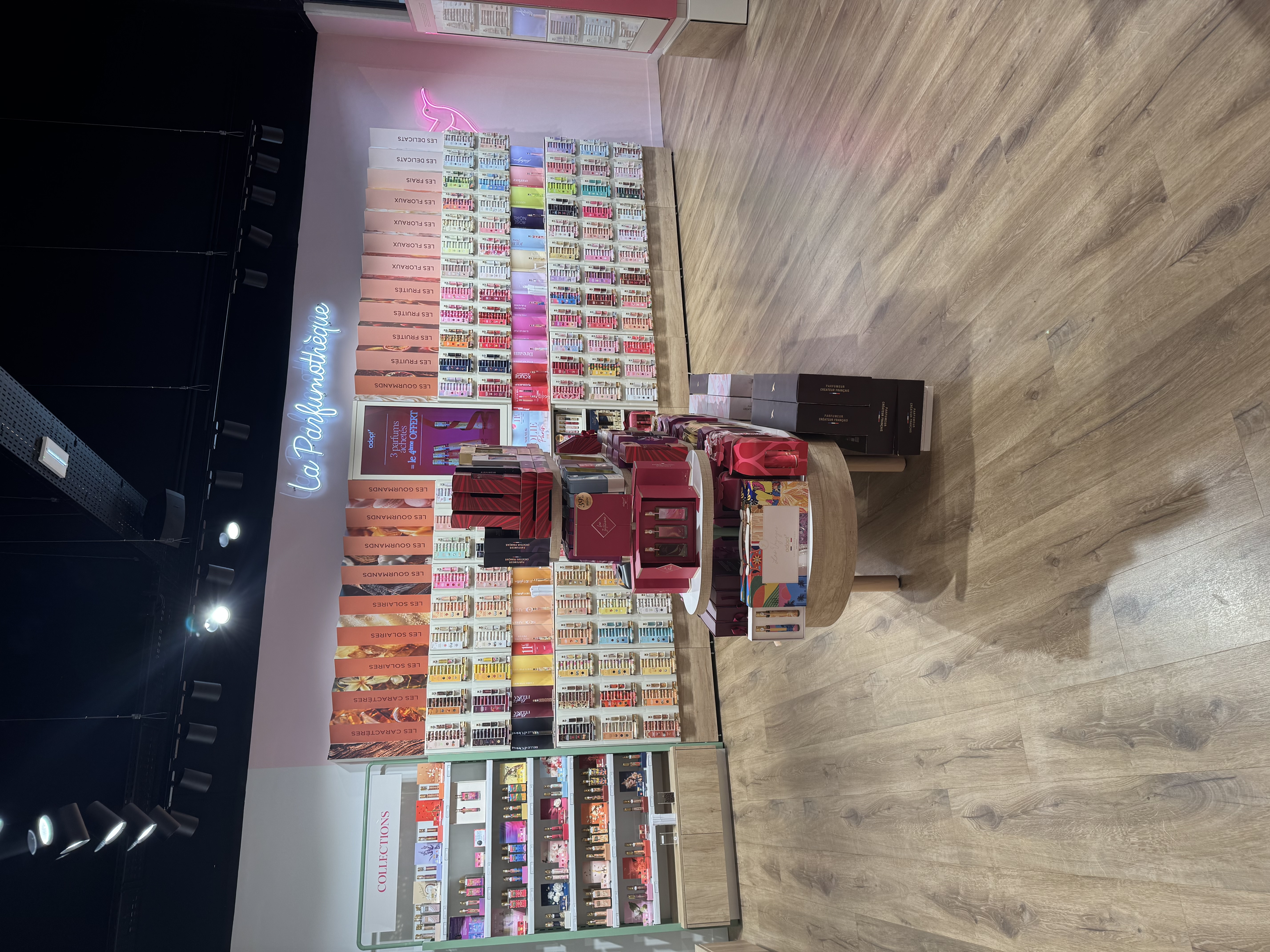 Foto 10 di Adopt Parfums