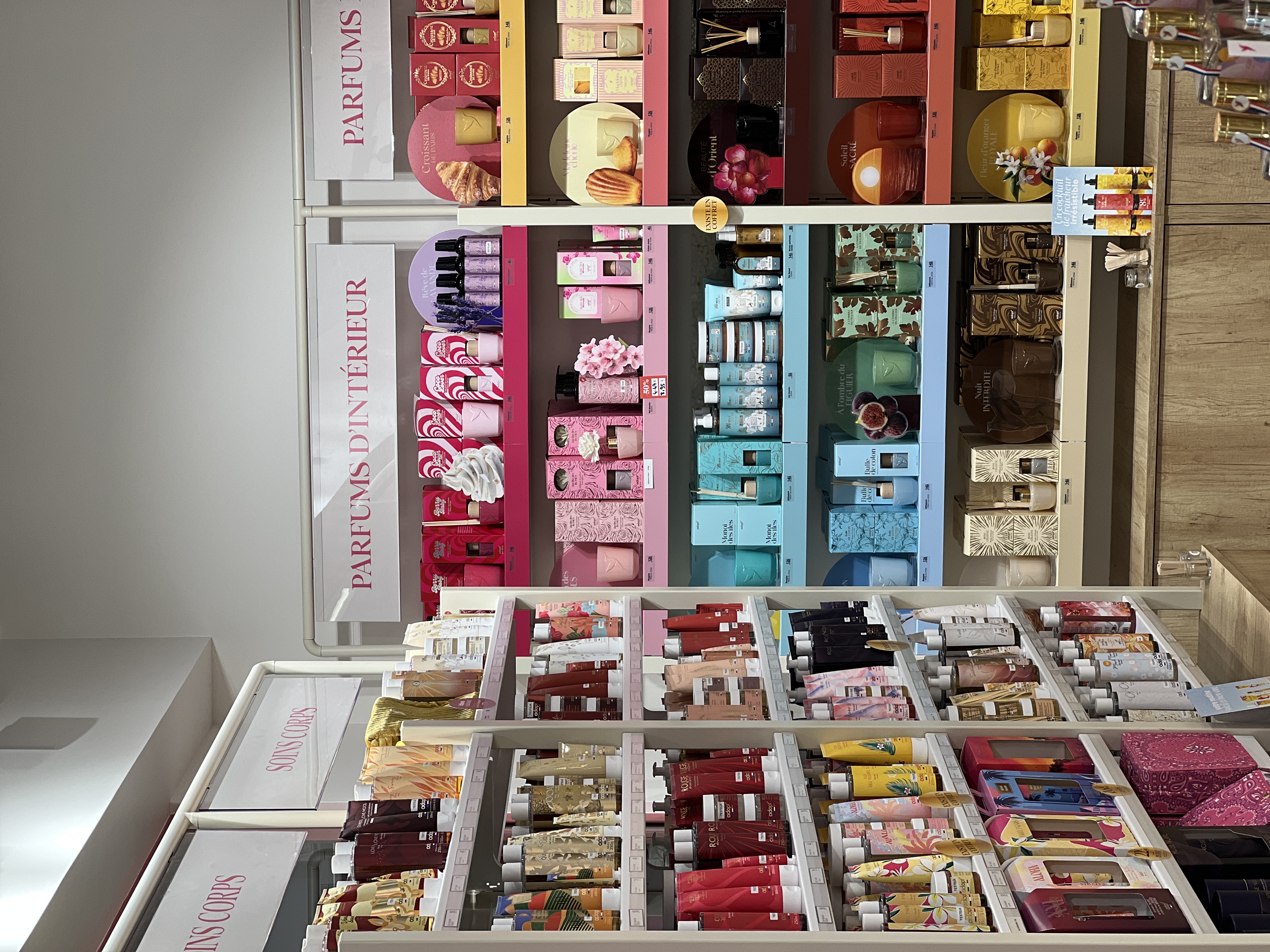 Foto 4 di Adopt Parfums