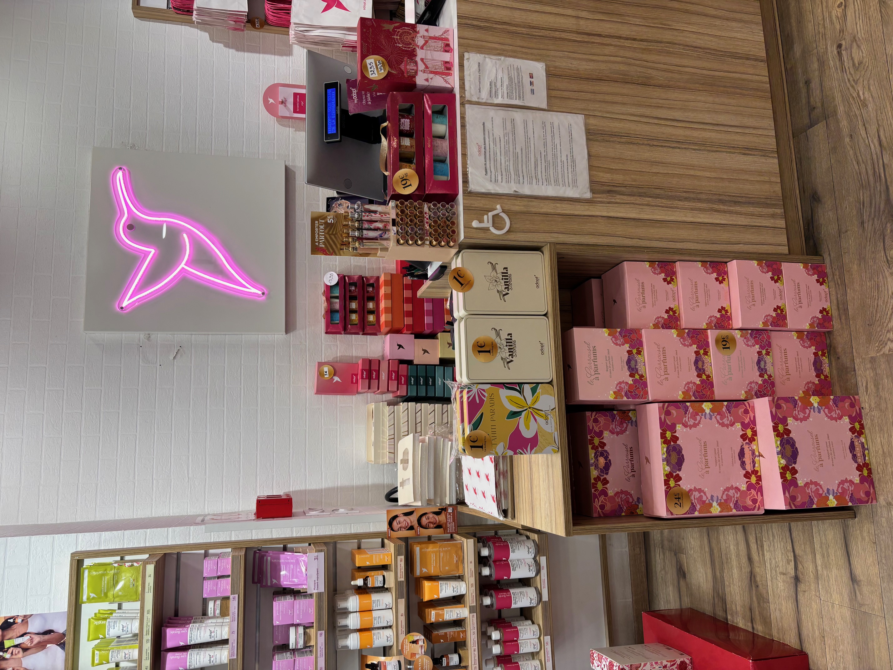 Foto 5 di Adopt Parfums