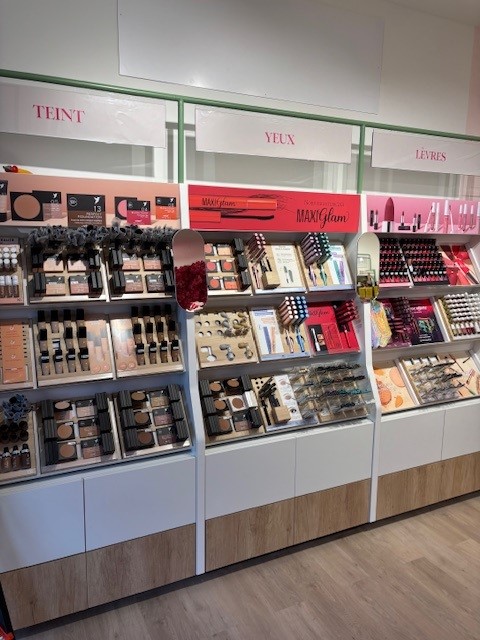 Foto 5 di Adopt Parfums