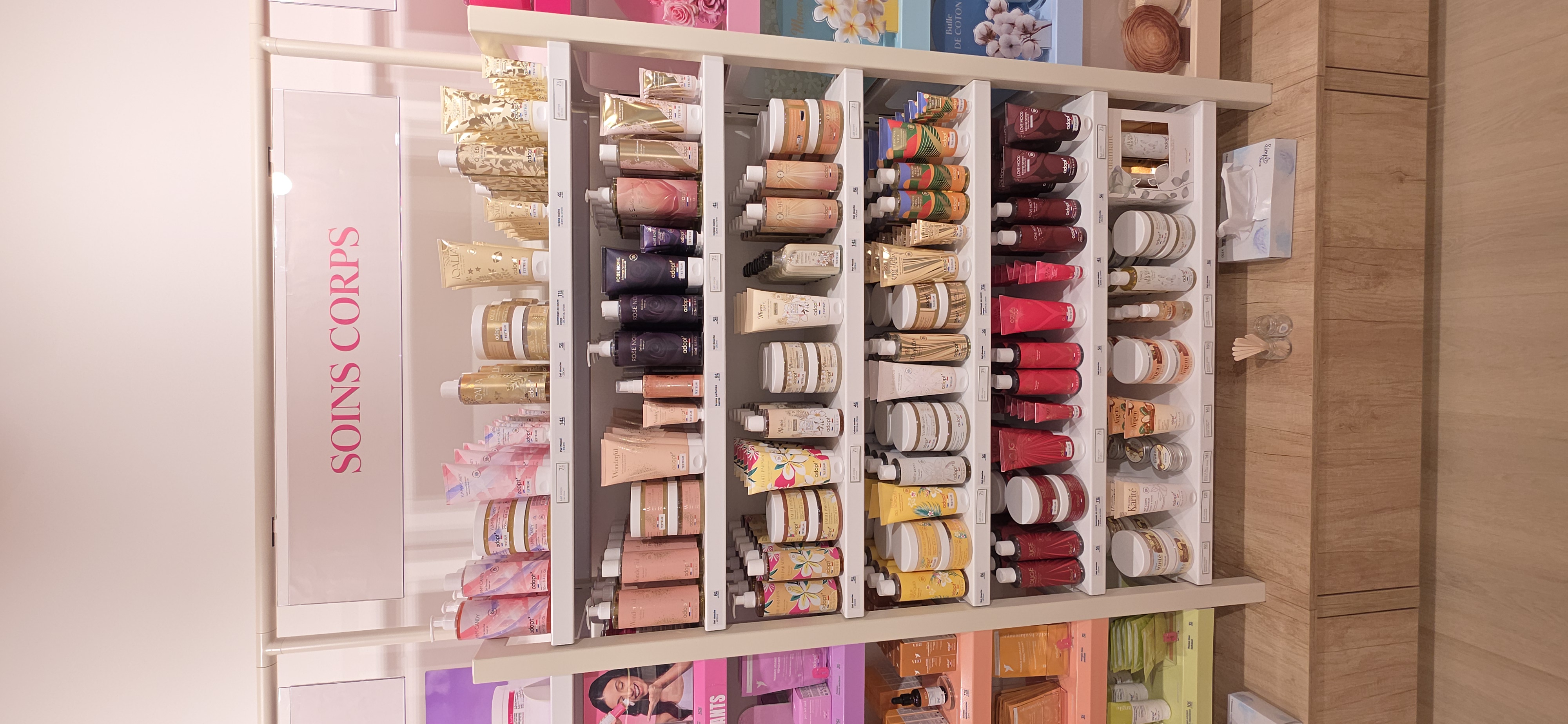 Foto 4 di Adopt Parfums