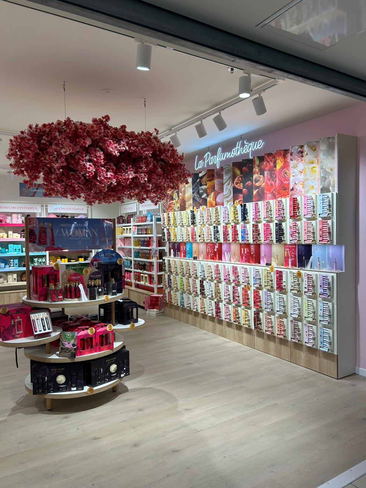 Foto 12 di Adopt Parfums