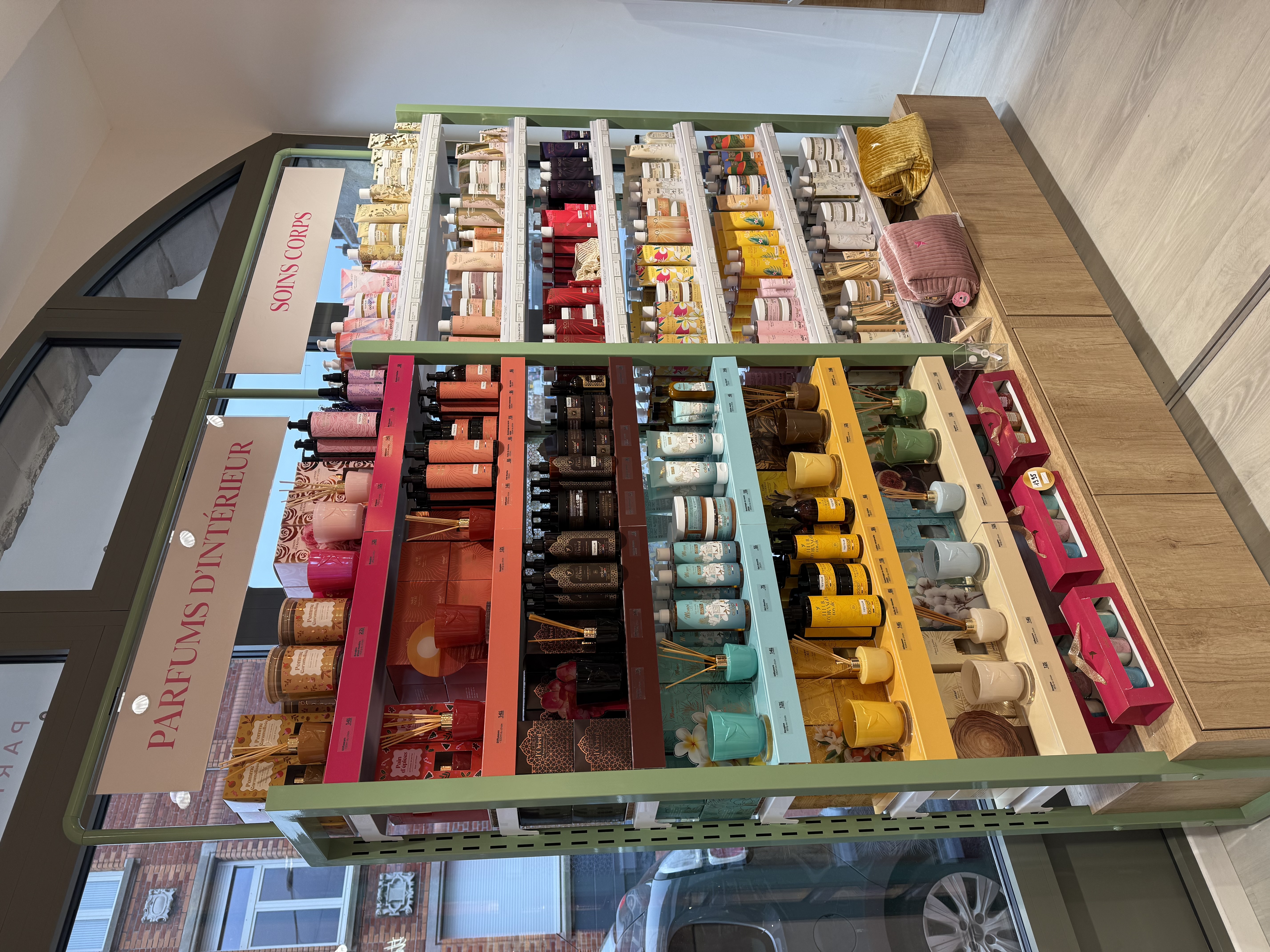 Foto 5 di Adopt Parfums