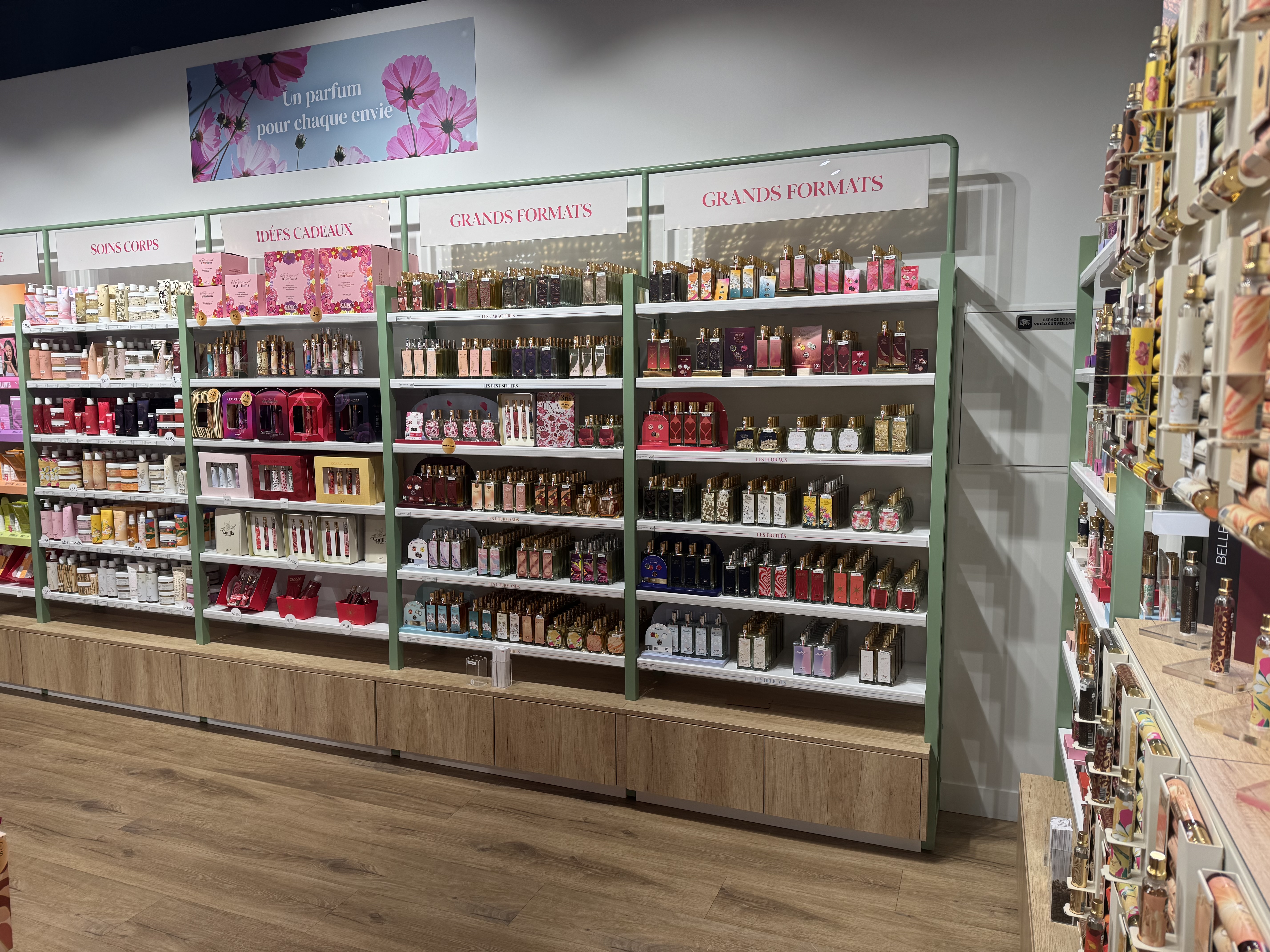 Foto 4 di Adopt Parfums