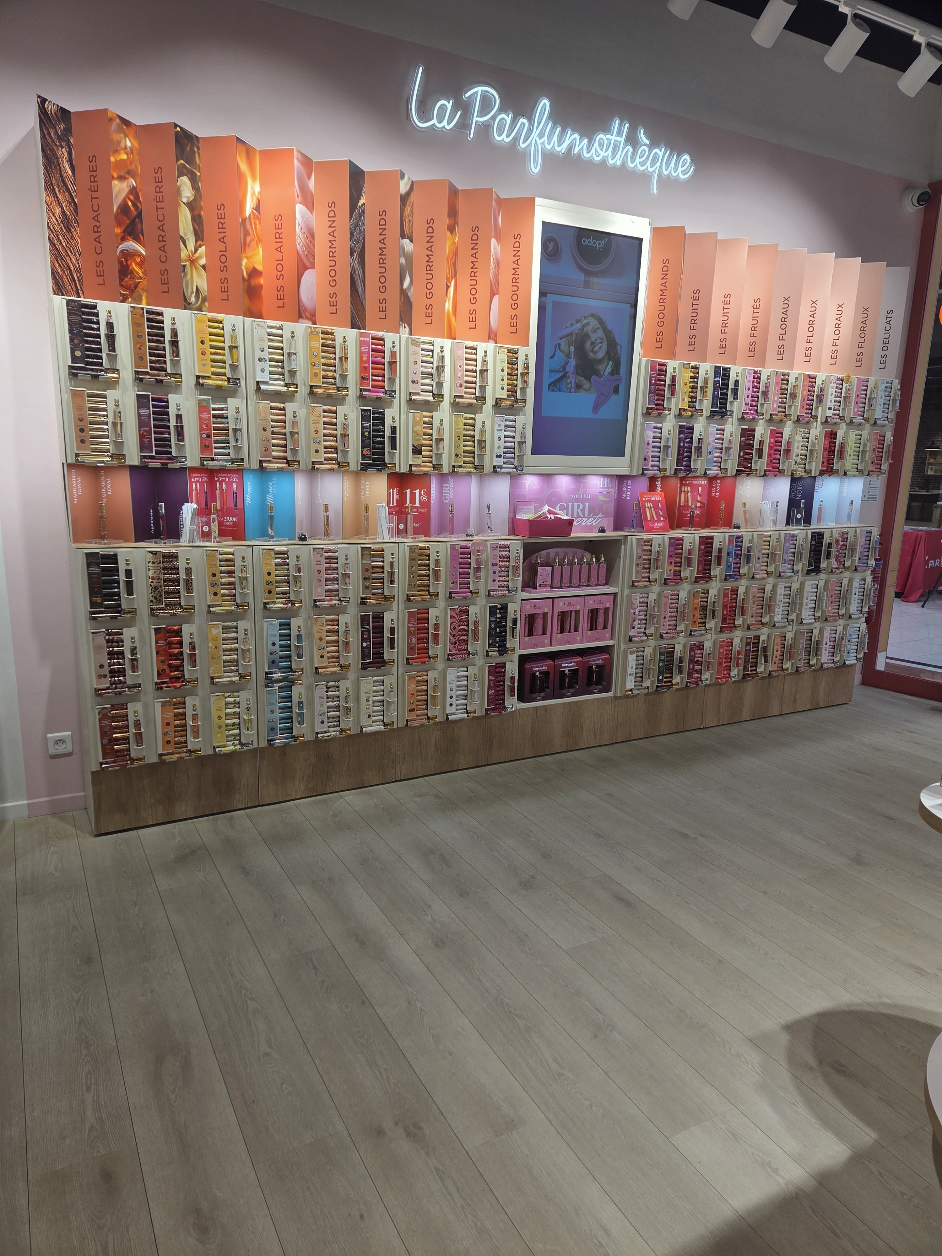 Foto 4 di Adopt Parfums