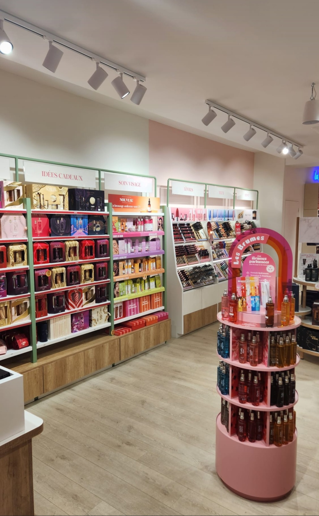 Foto 10 di Adopt Parfums