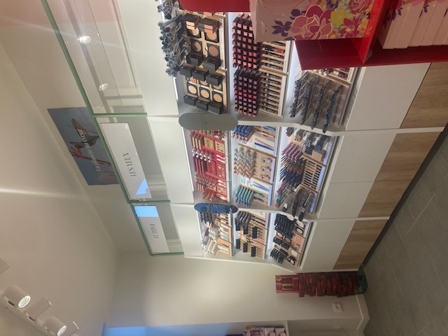 Foto 4 di Adopt Parfums