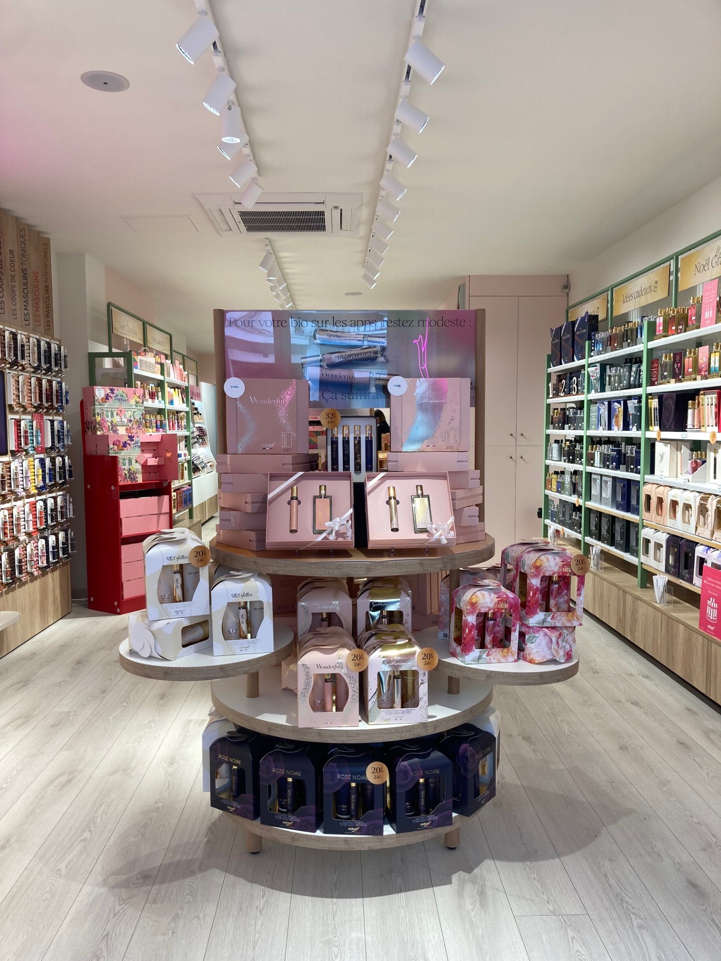 Foto 6 di Adopt Parfums