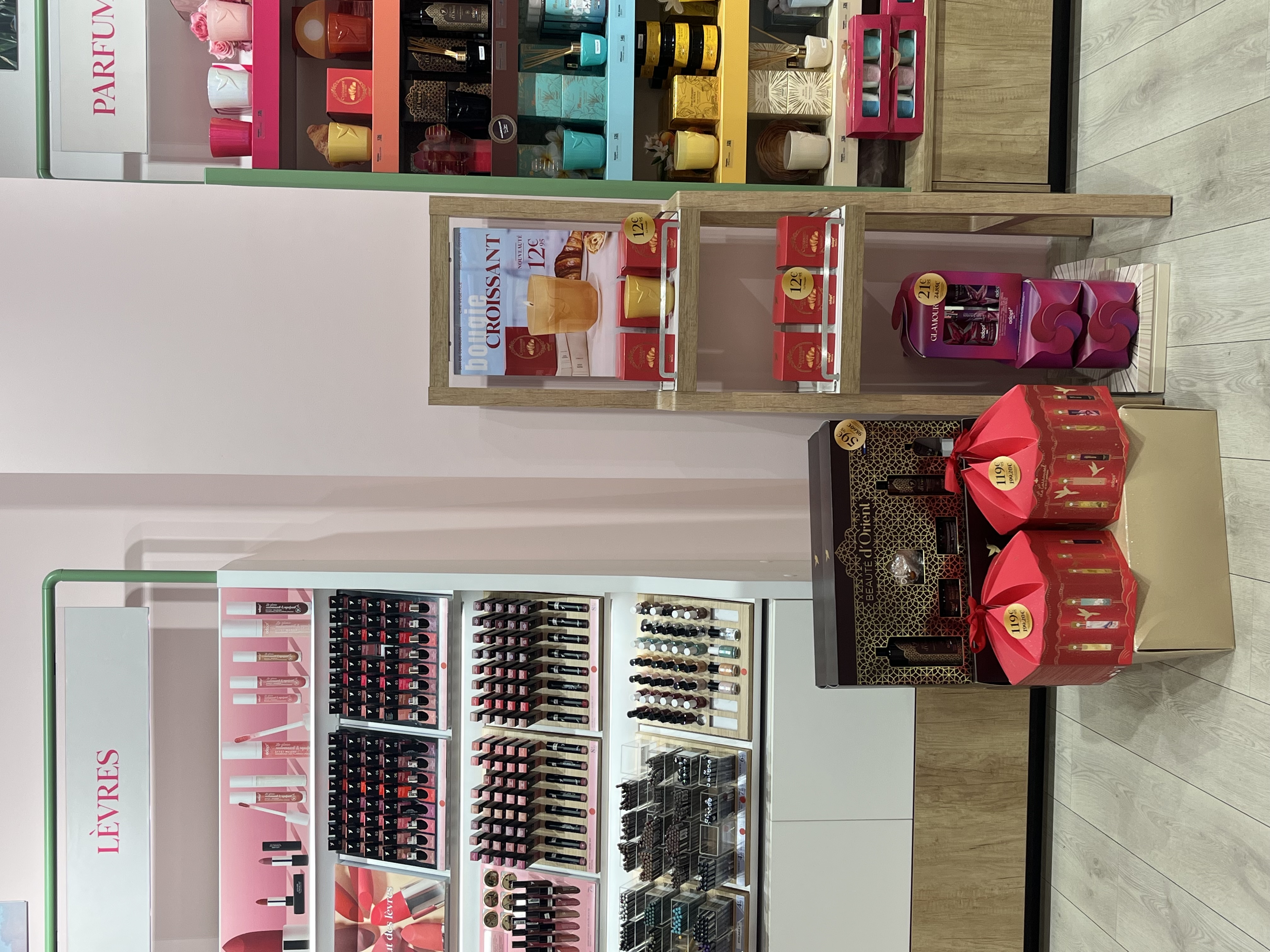 Foto 6 di Adopt Parfums
