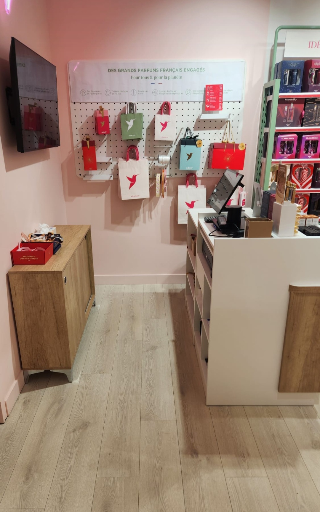 Foto 5 di Adopt Parfums