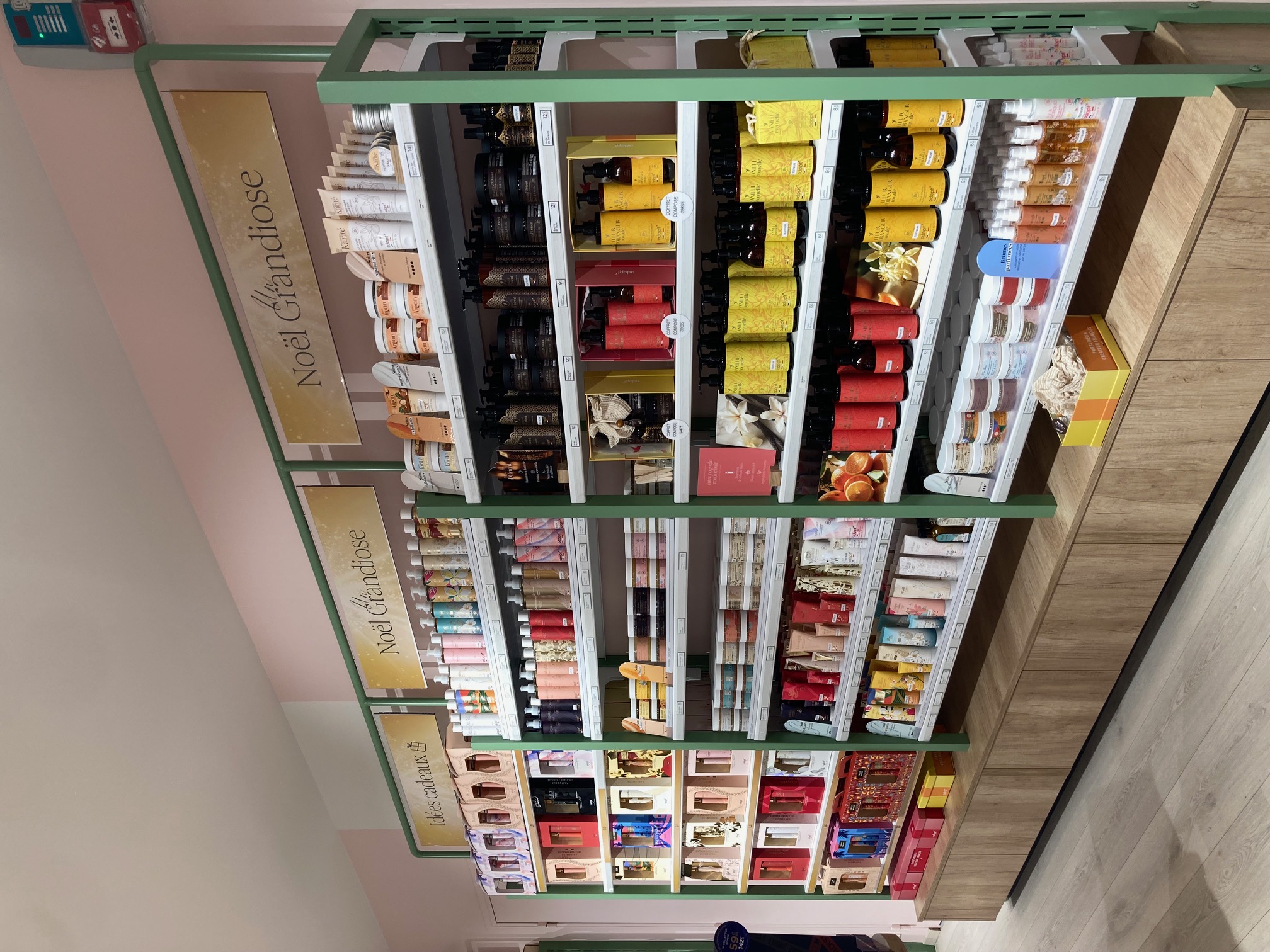 Foto 4 di Adopt Parfums