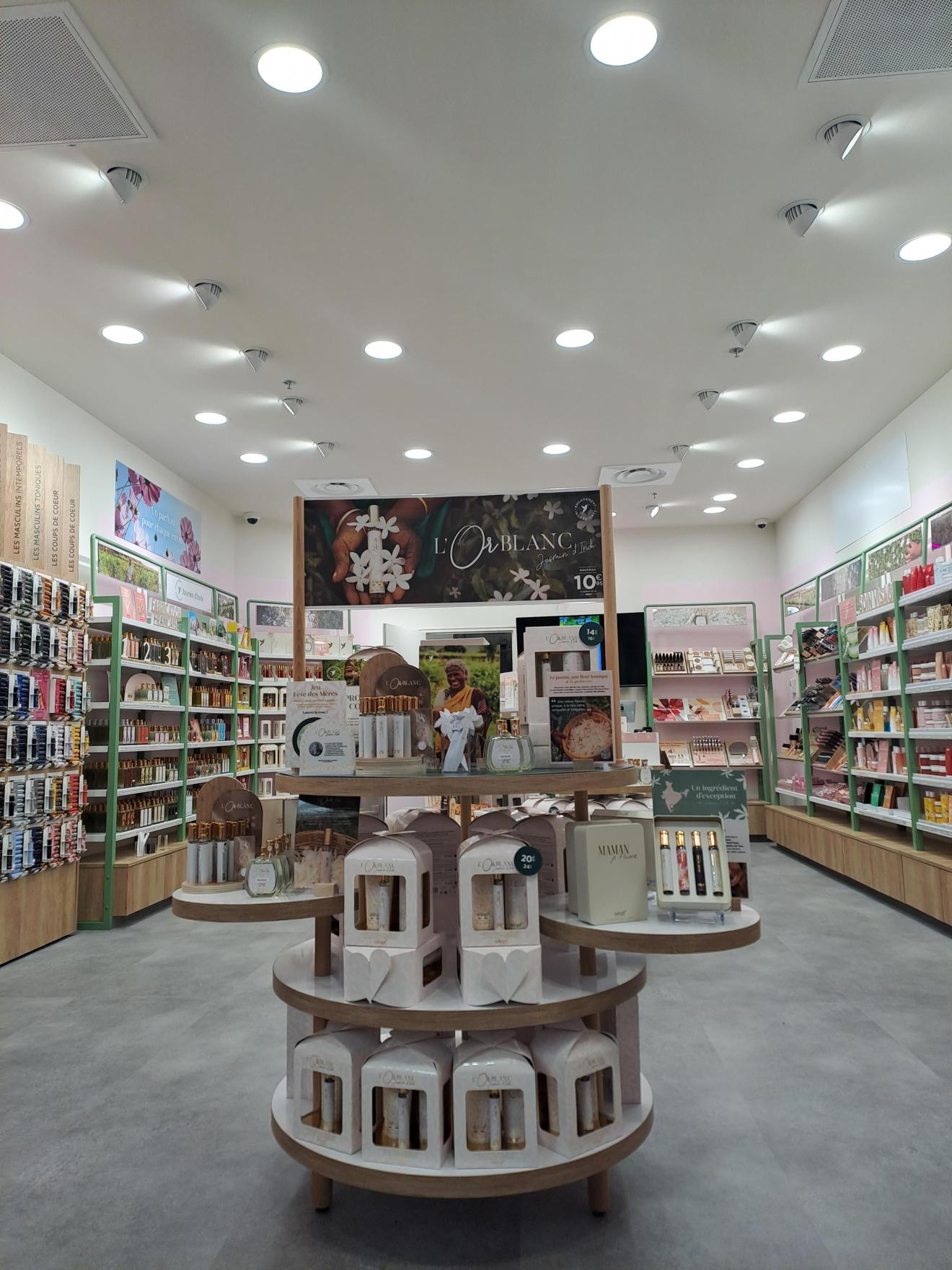 Foto 4 di Adopt Parfums