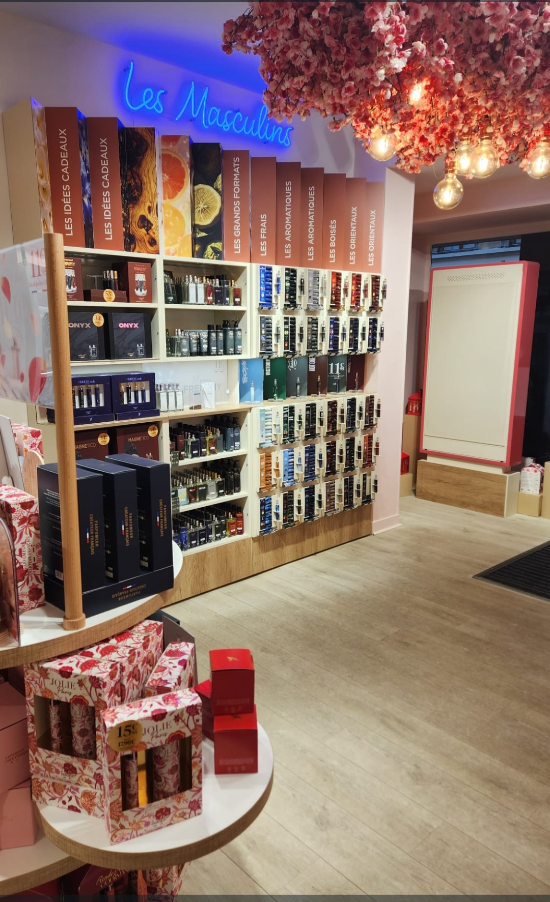 Foto 11 di Adopt Parfums