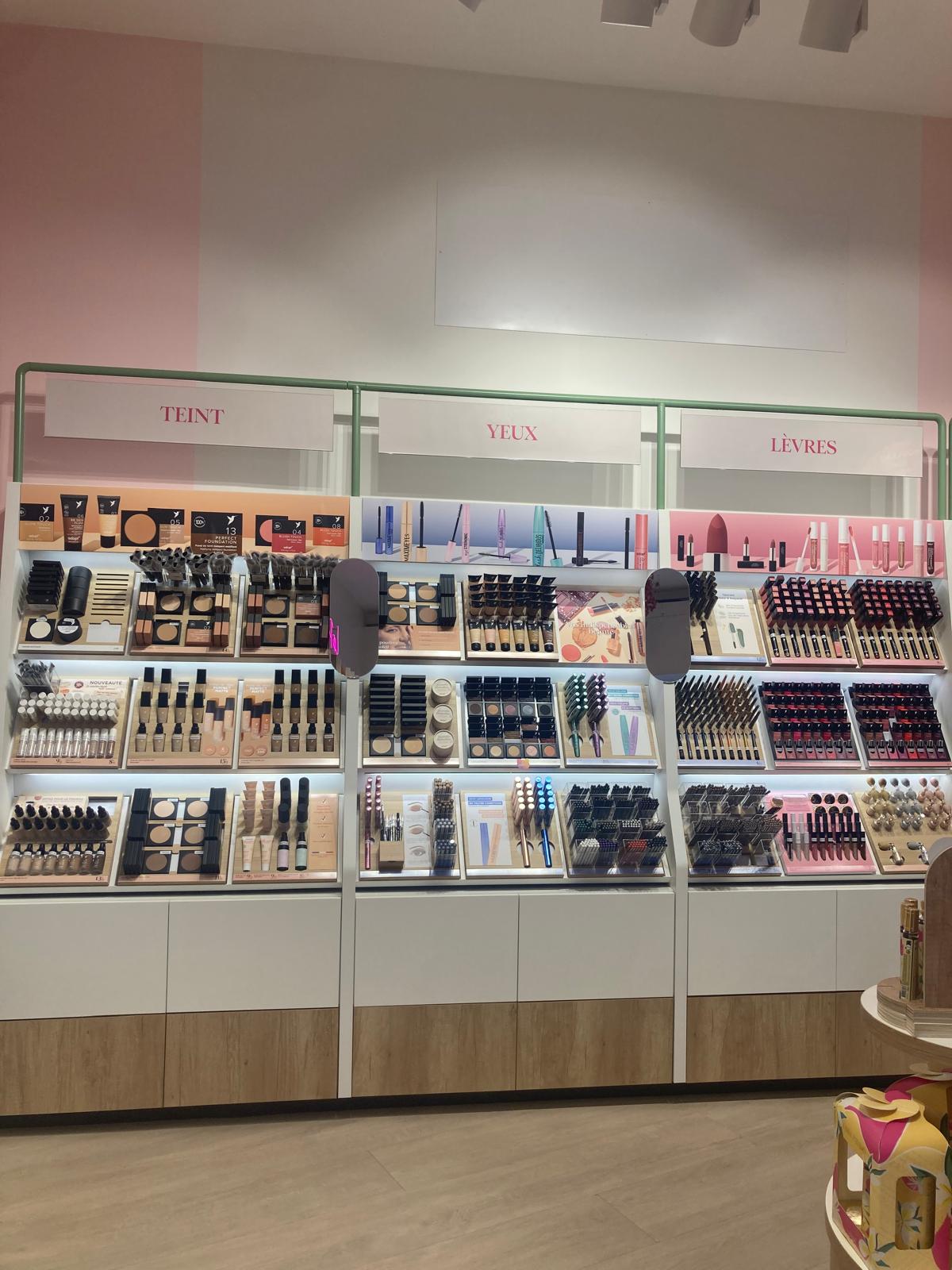 Foto 10 di Adopt Parfums