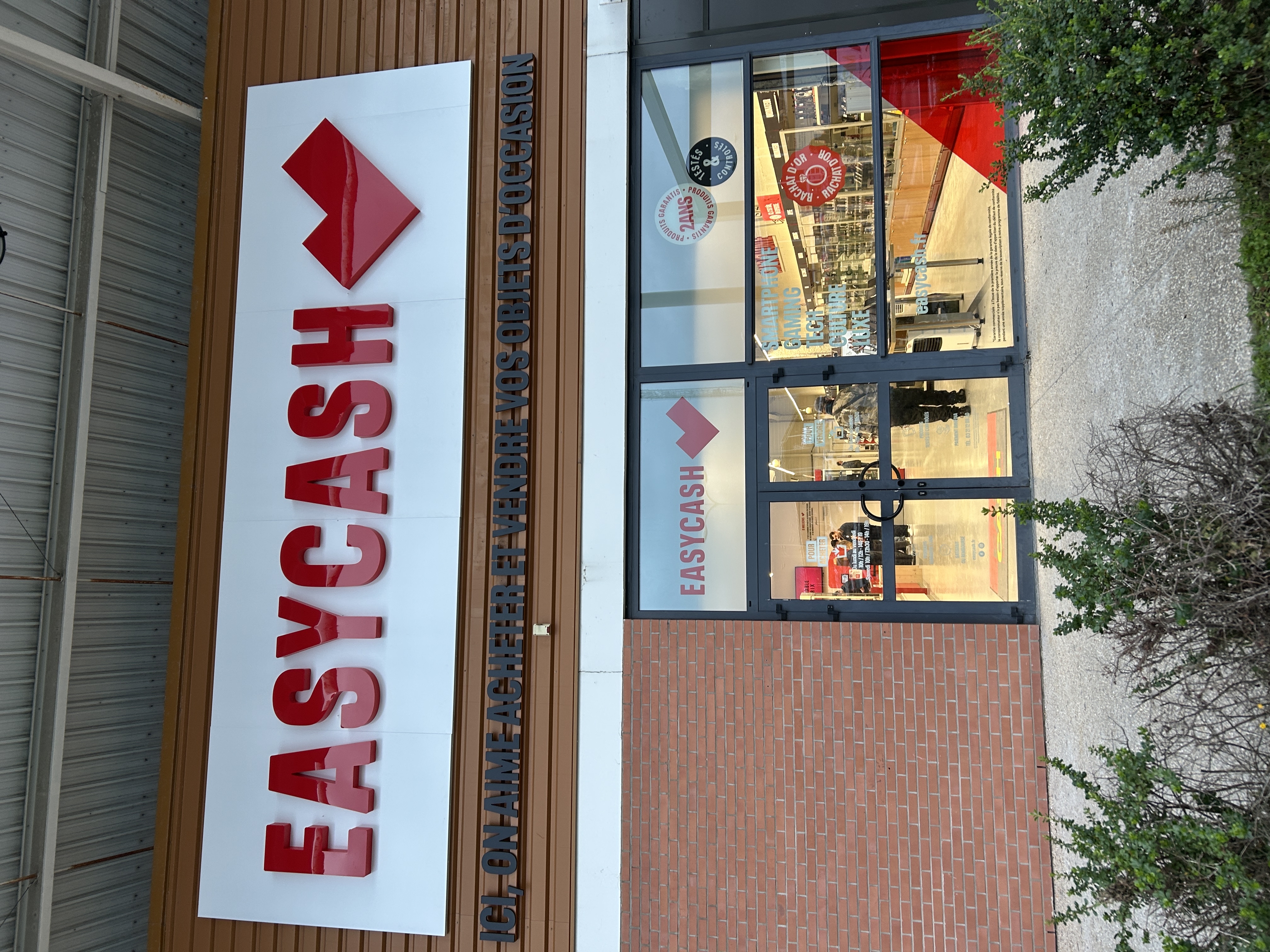 Foto 1 di Easy Cash Arques