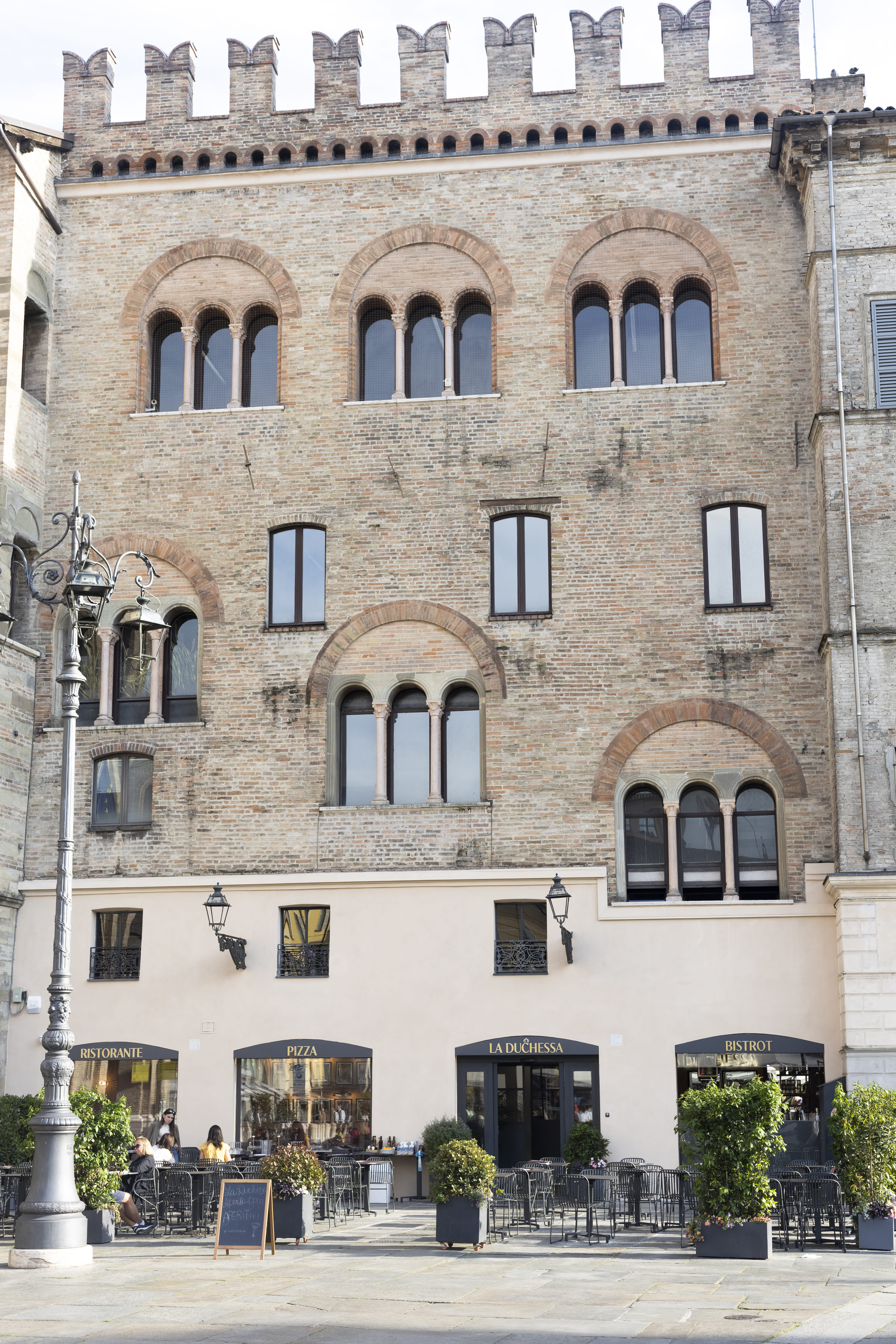LA DUCHESSA Pizza & Bistrot