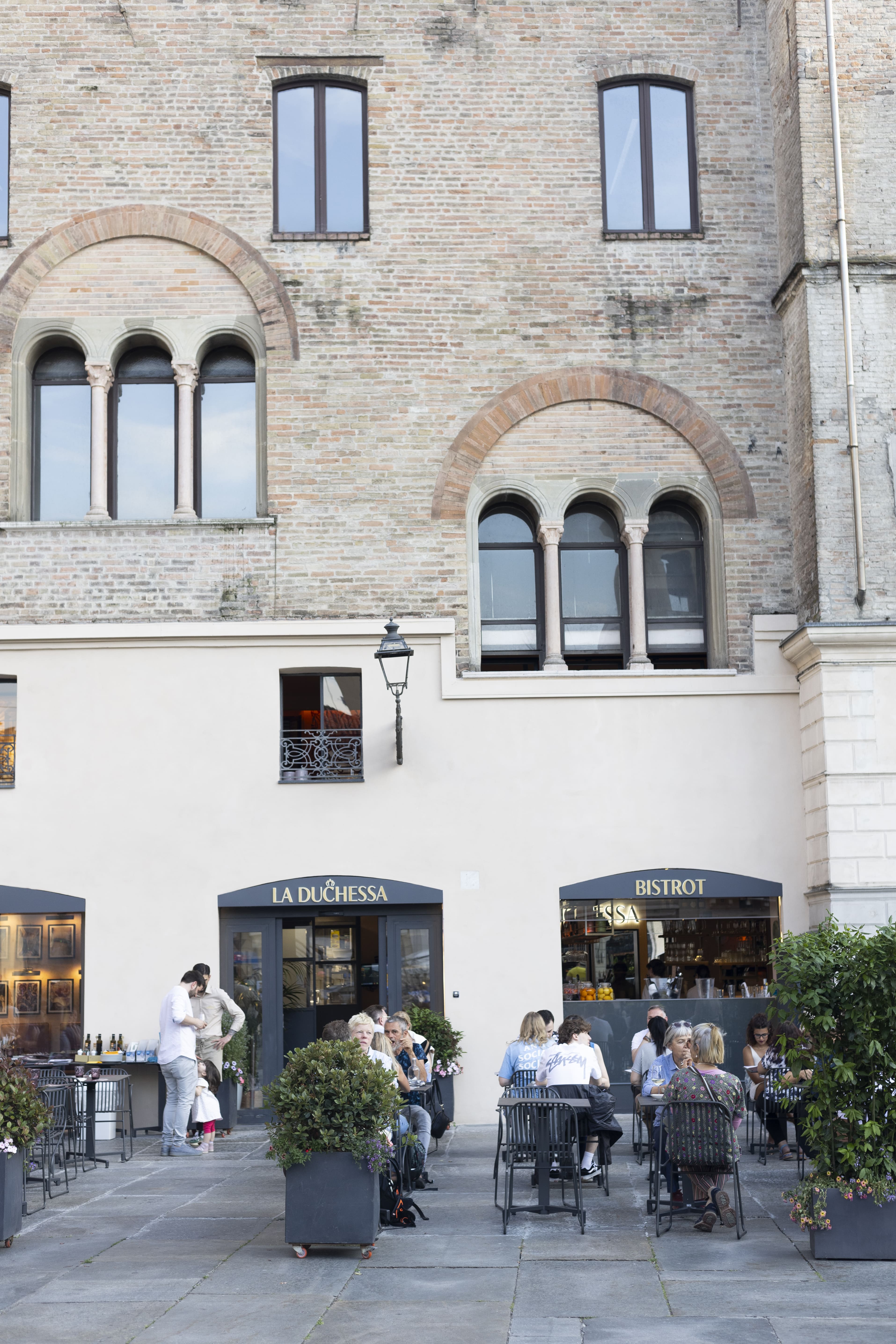 LA DUCHESSA Pizza & Bistrot