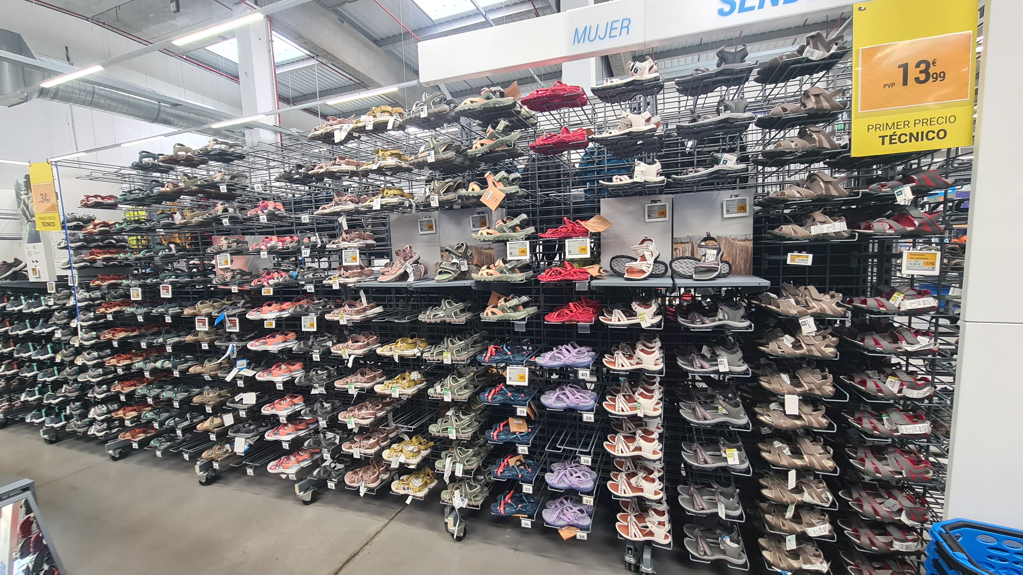 Foto 66 di Decathlon Ferrol