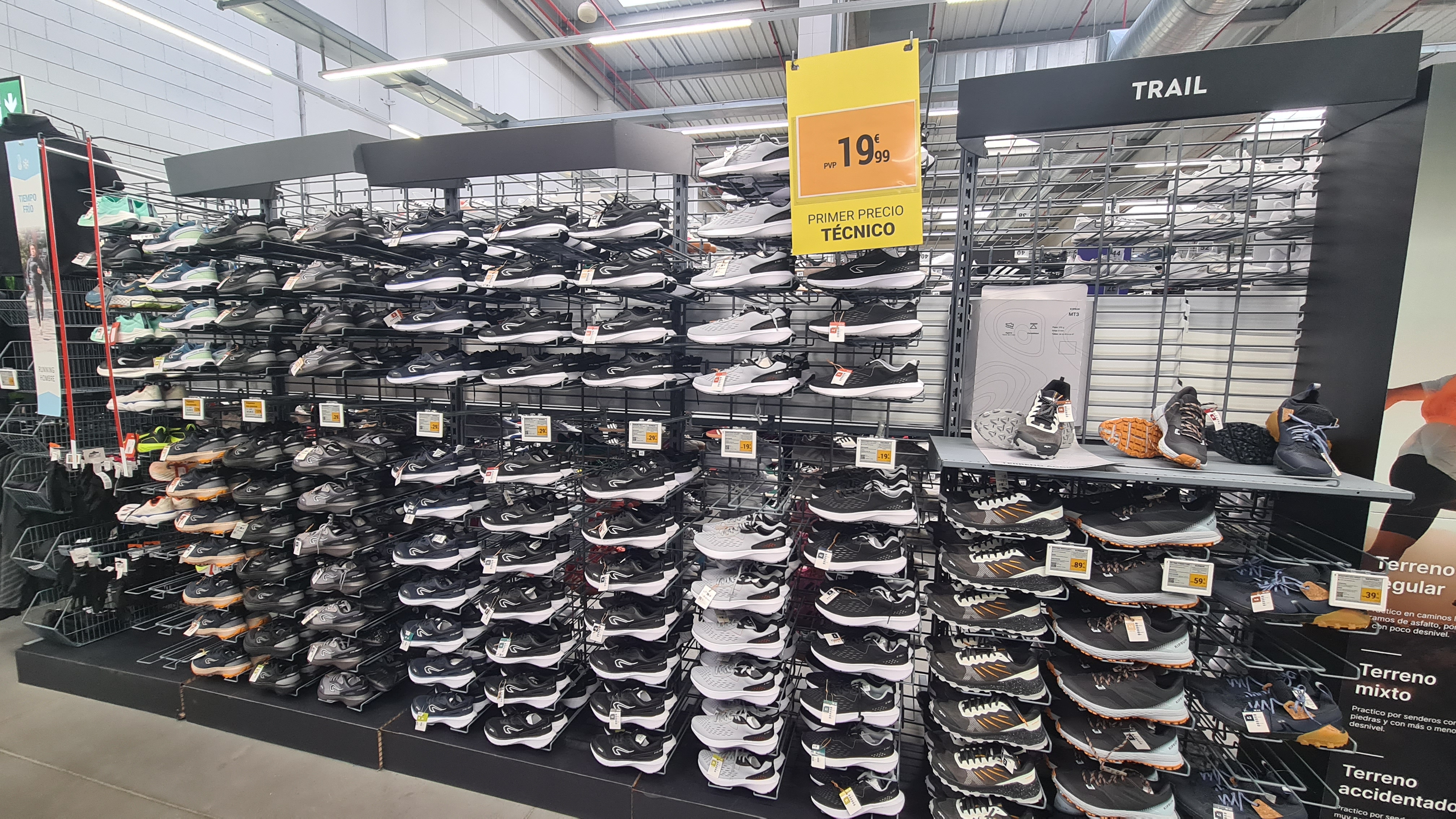 Foto 81 di Decathlon Ferrol