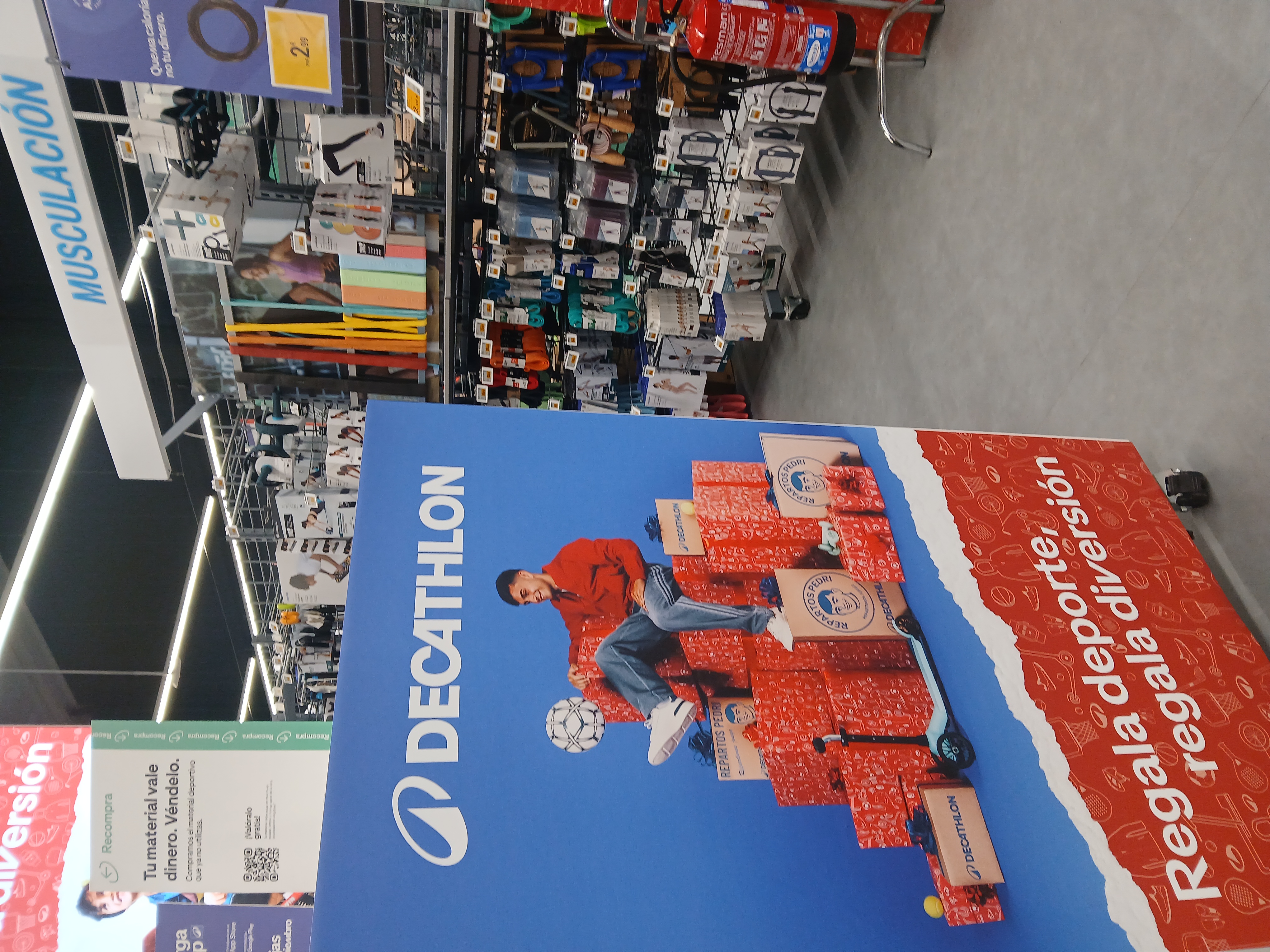 Foto 24 di Decathlon Ribadeo