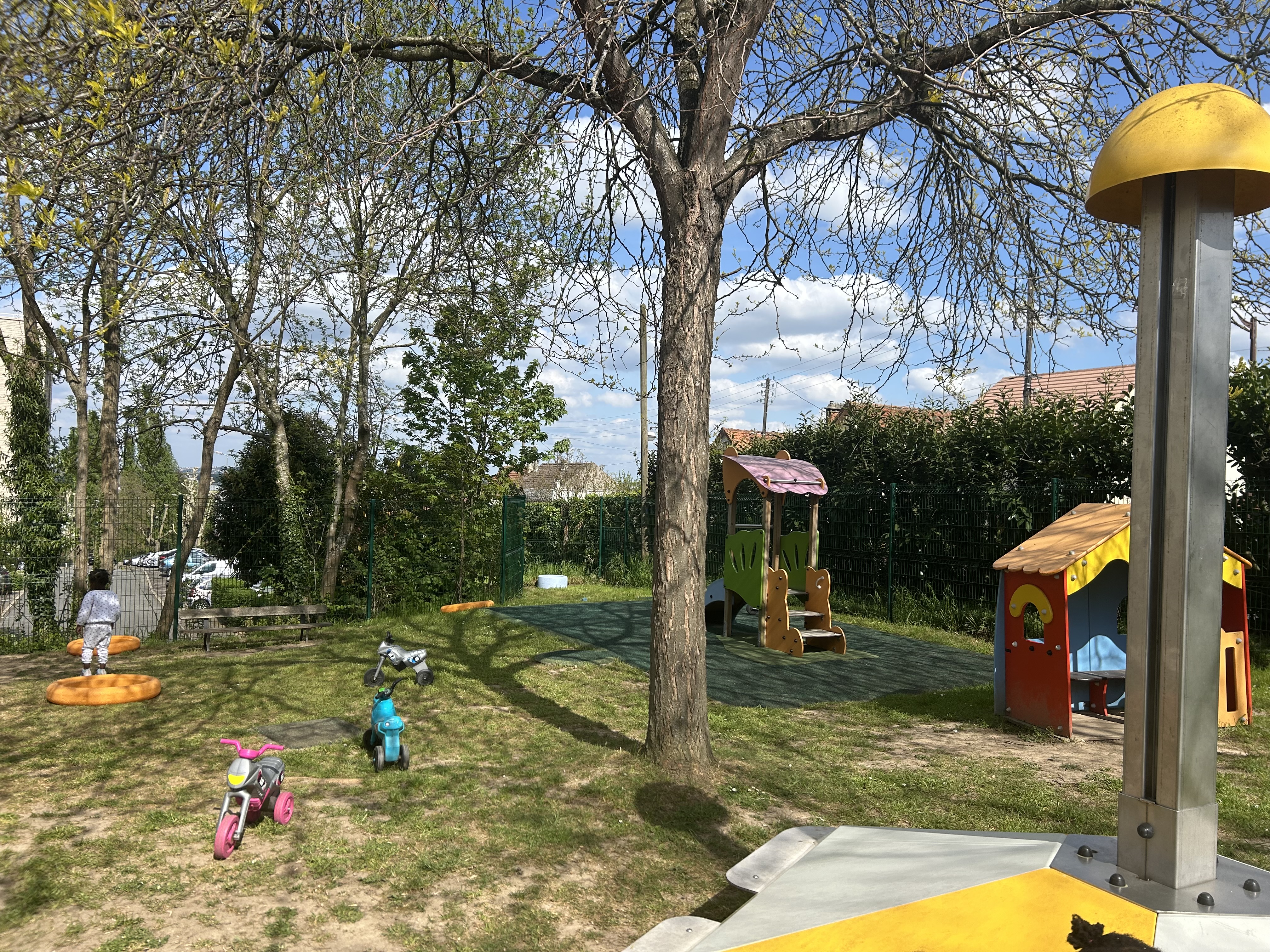 Foto 4 di VIRY CHATILLON SUZANNE LACORE (DSP)