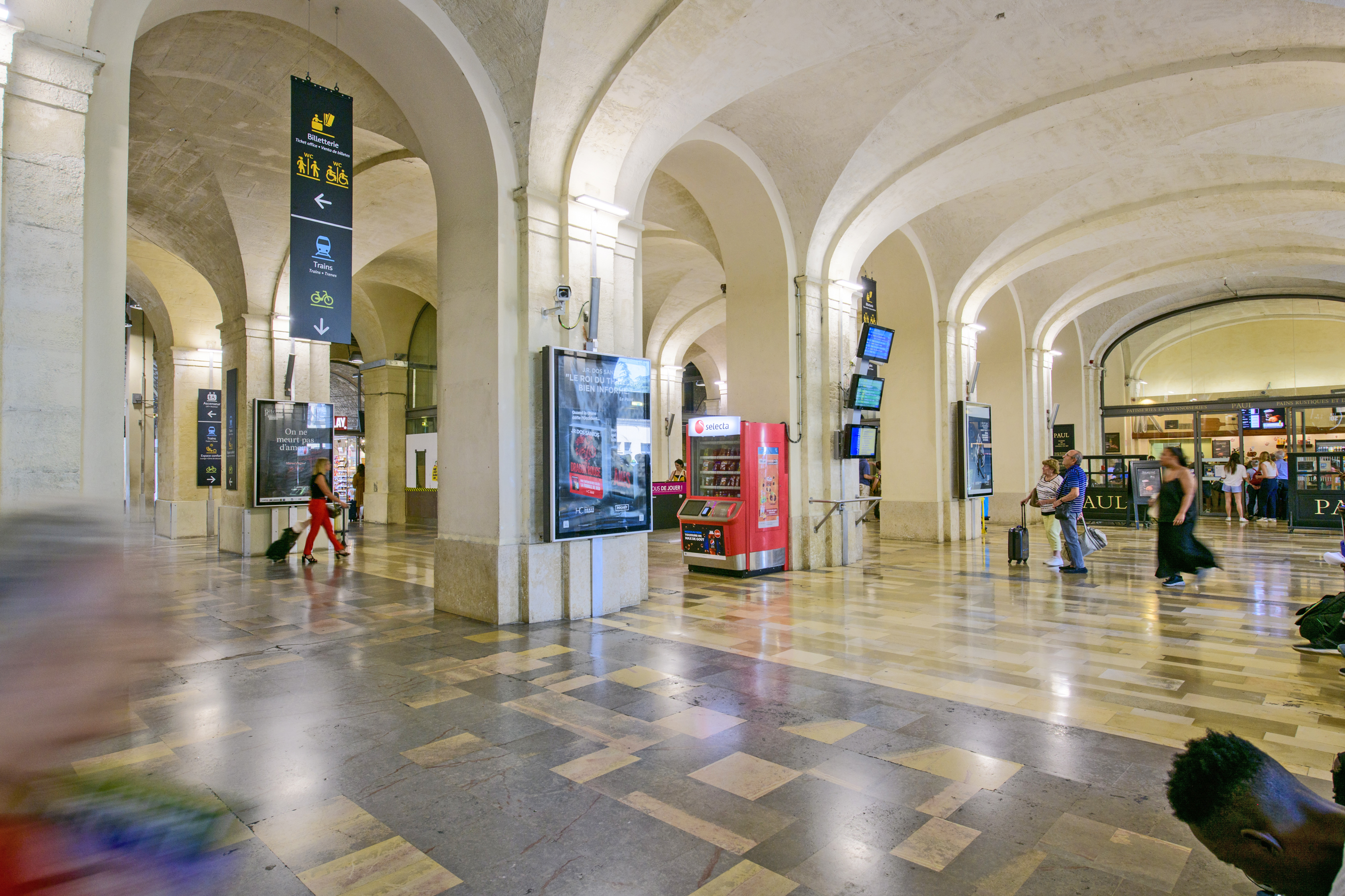 Foto 12 di Nîmes