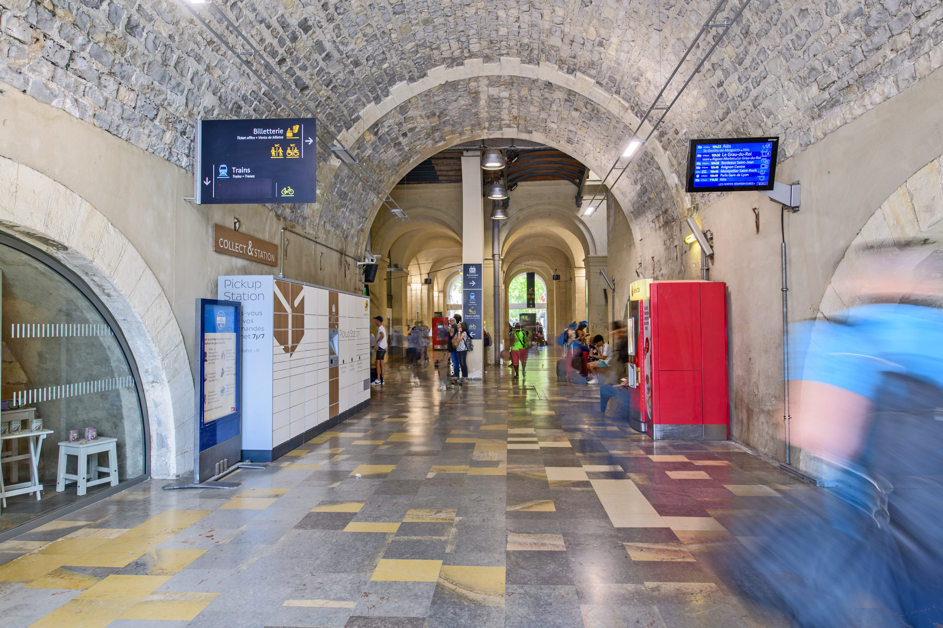 Foto 9 di Nîmes