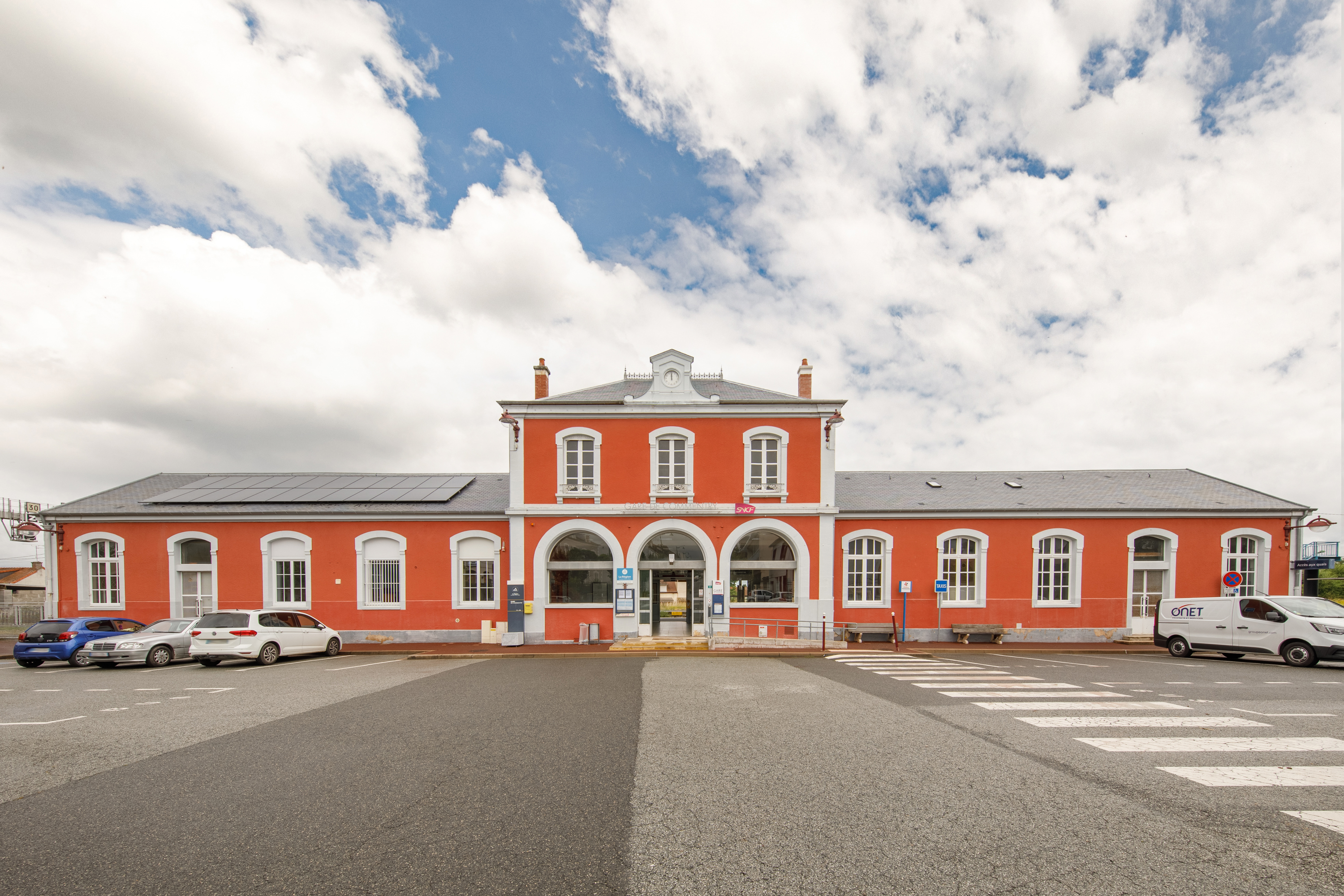 Foto 2 di Gare de Commentry SNCF