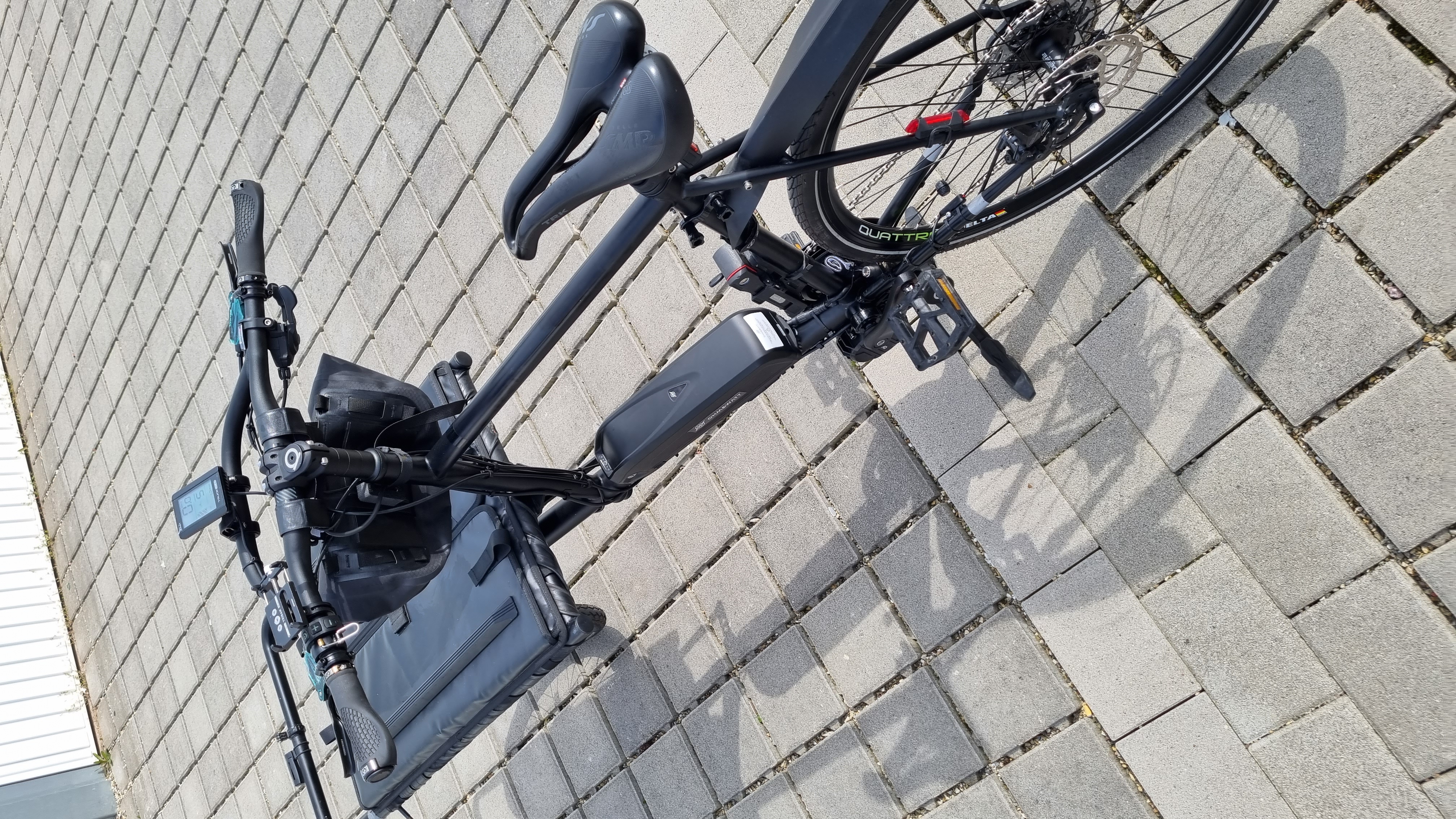 Foto 33 di Ohm & Watt - Vélo électrique
