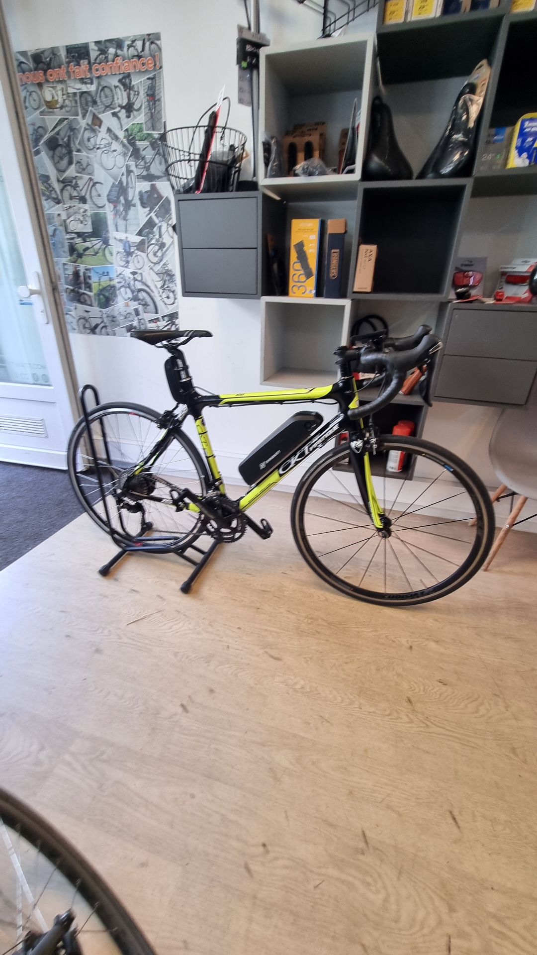 Foto 70 di Ohm & Watt - Vélo électrique