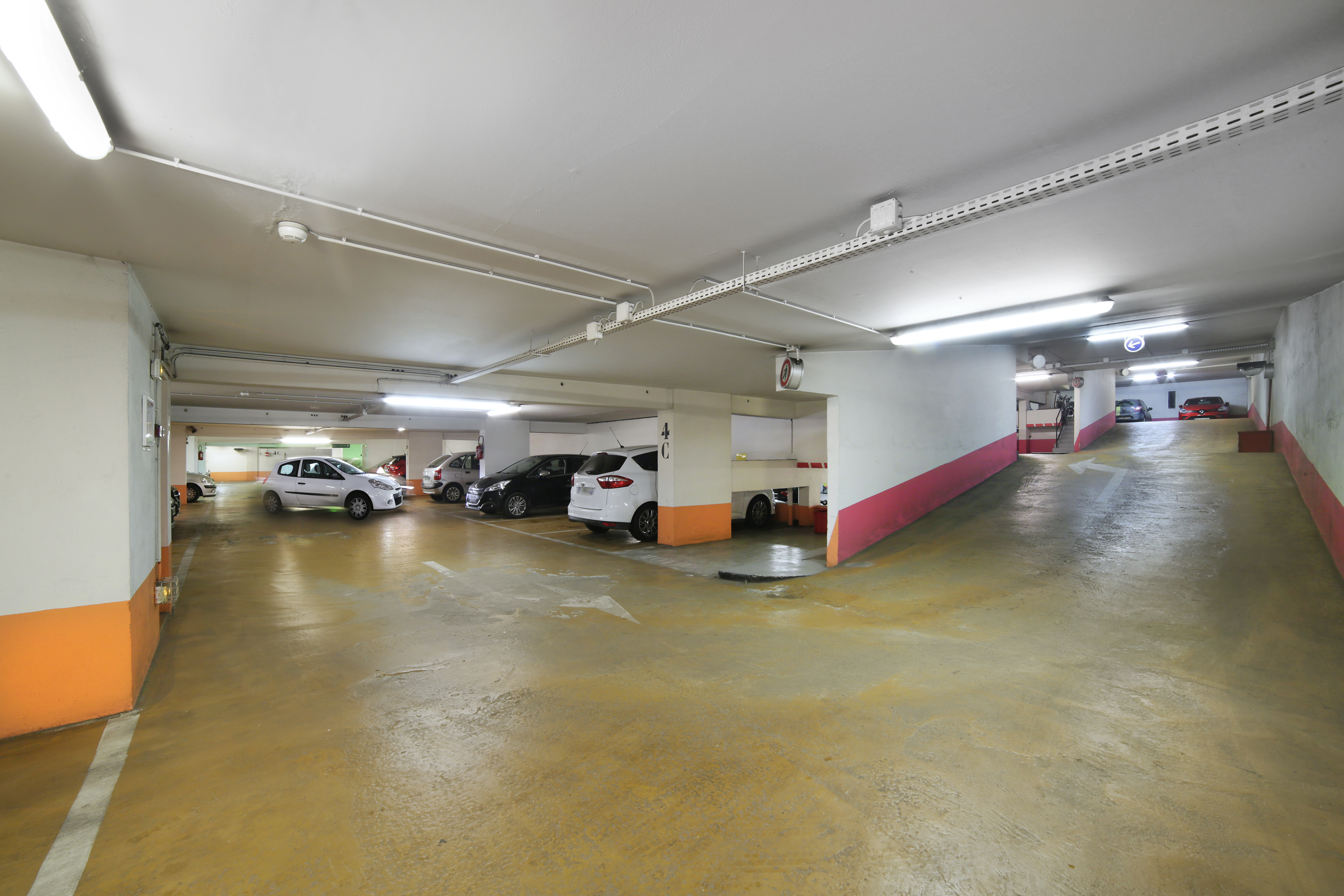 Foto 2 di Parking des Carmes