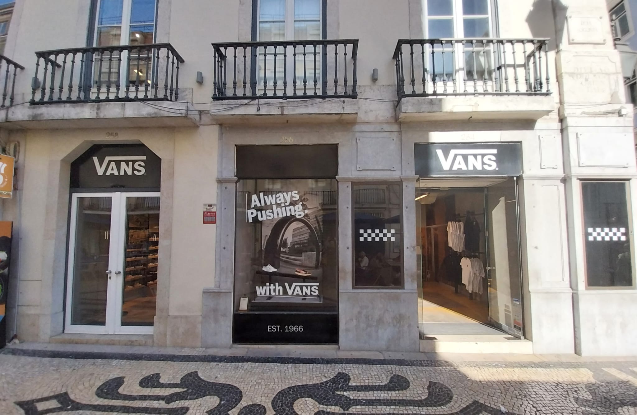 Vans Augusta
