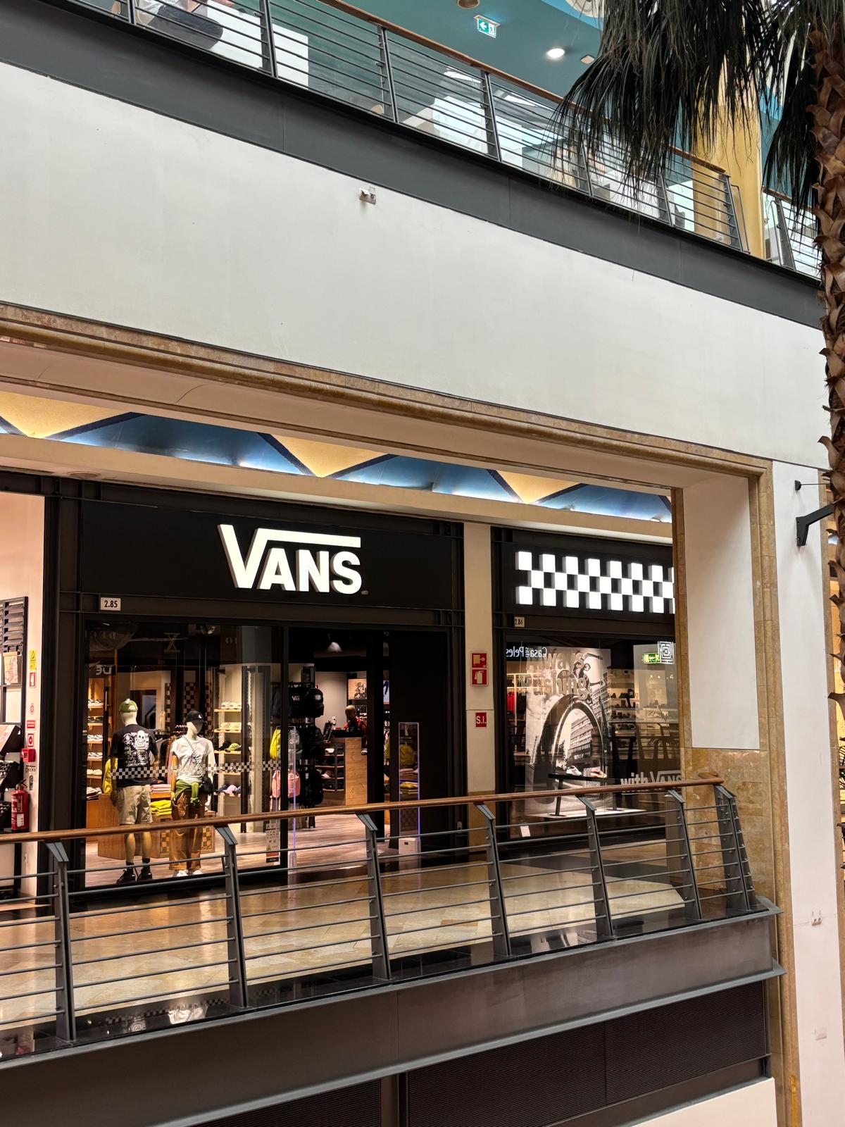 Photo 7 de Vans Almada