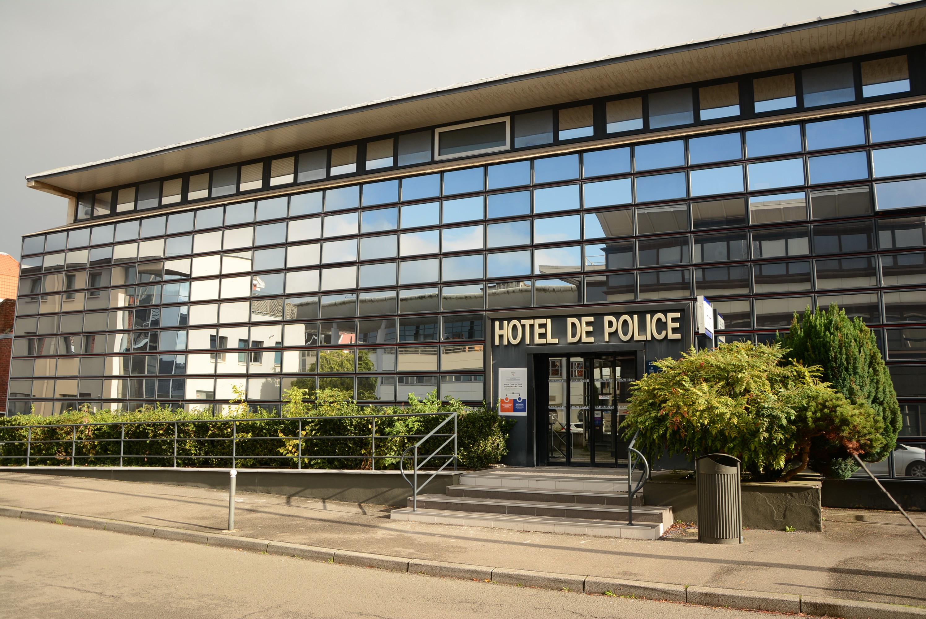 Foto 2 di Commissariat de police de Béthune