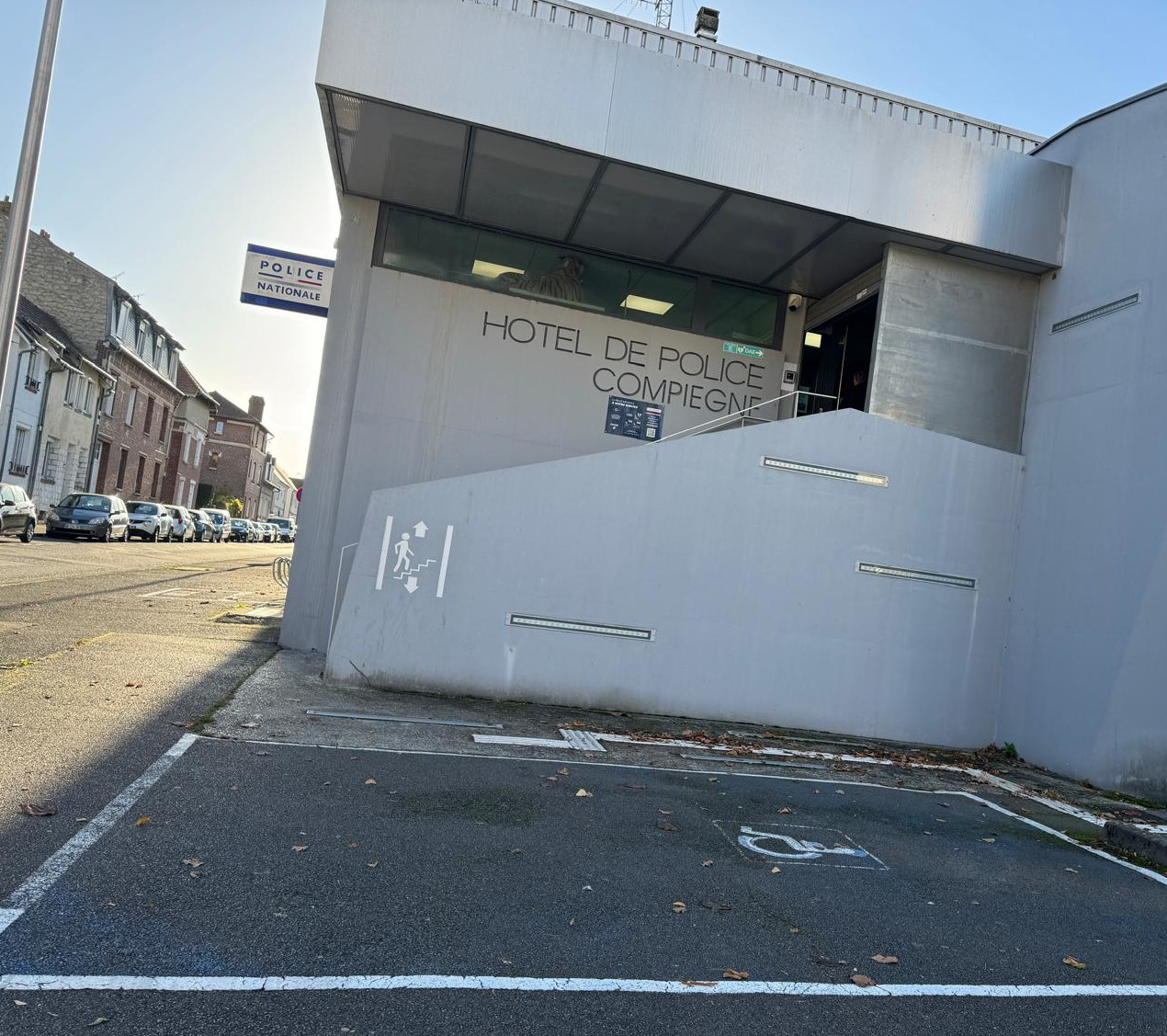 Foto 1 di Commissariat de police de Compiègne