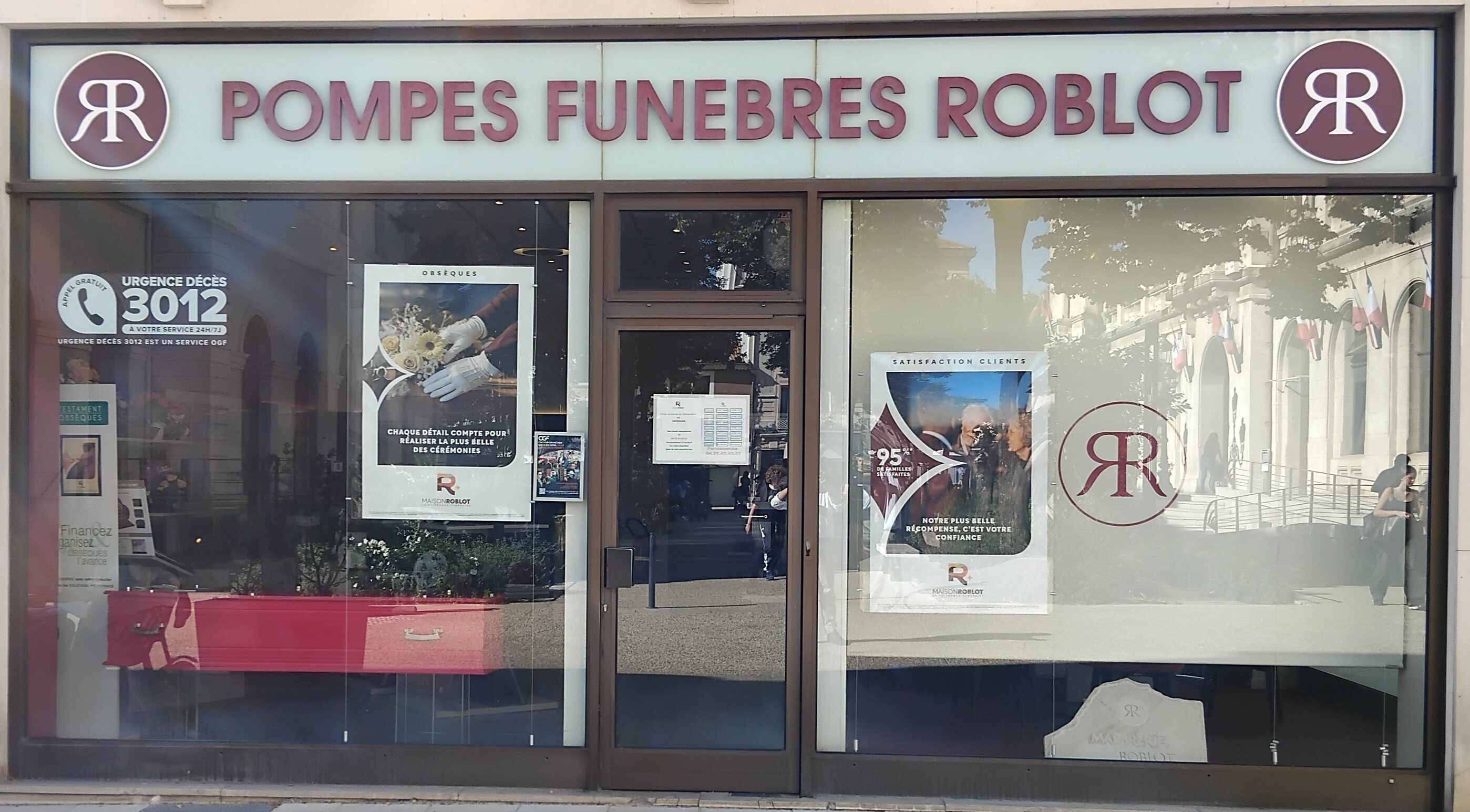 Foto 1 di Pompes Funèbres ROBLOT