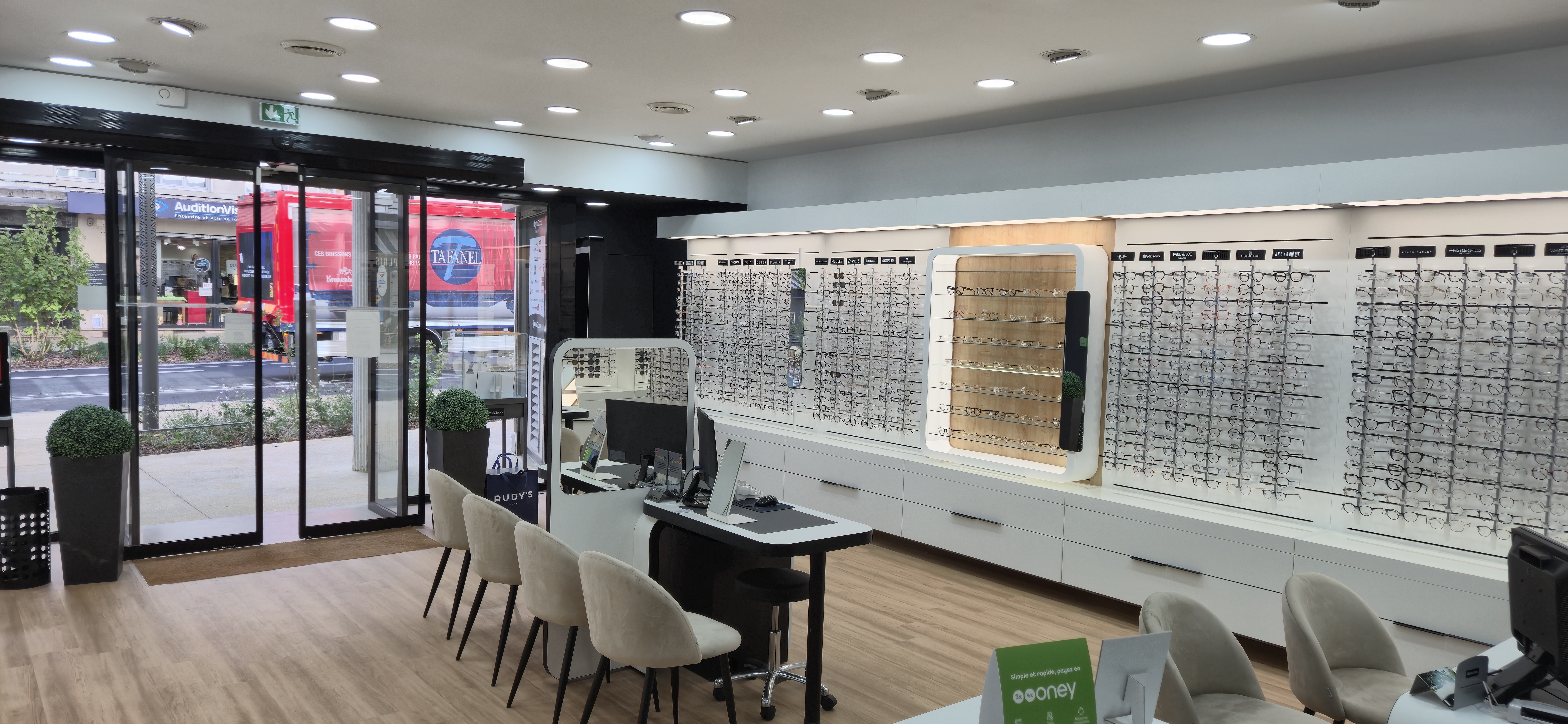Foto 8 di Opticien Châtillon - Optic 2000 - Ilot du Marché