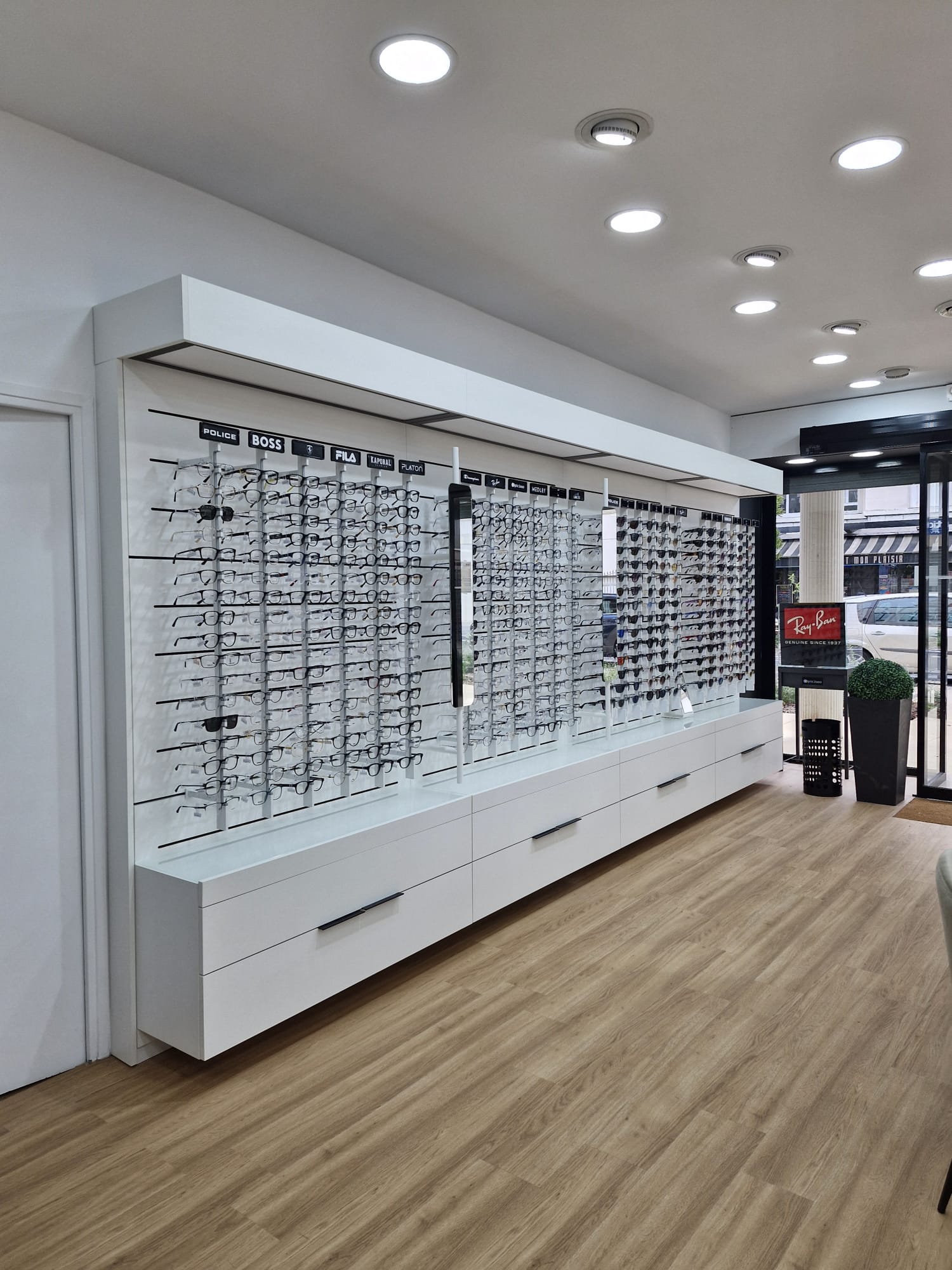Foto 3 di Opticien Châtillon - Optic 2000 - Ilot du Marché