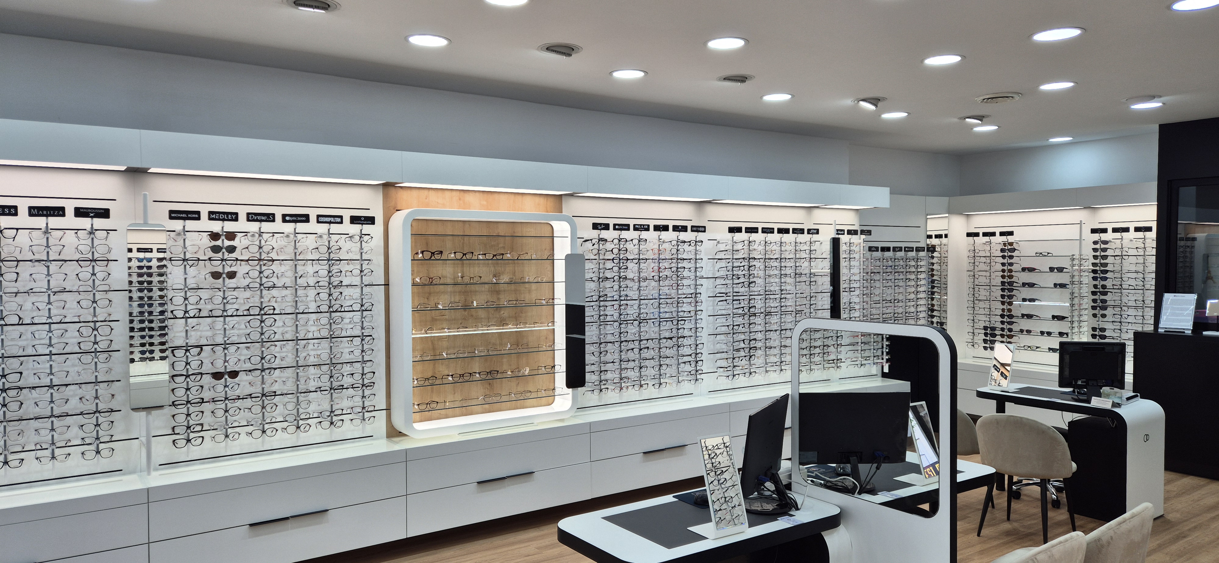 Foto 5 di Opticien Châtillon - Optic 2000 - Ilot du Marché