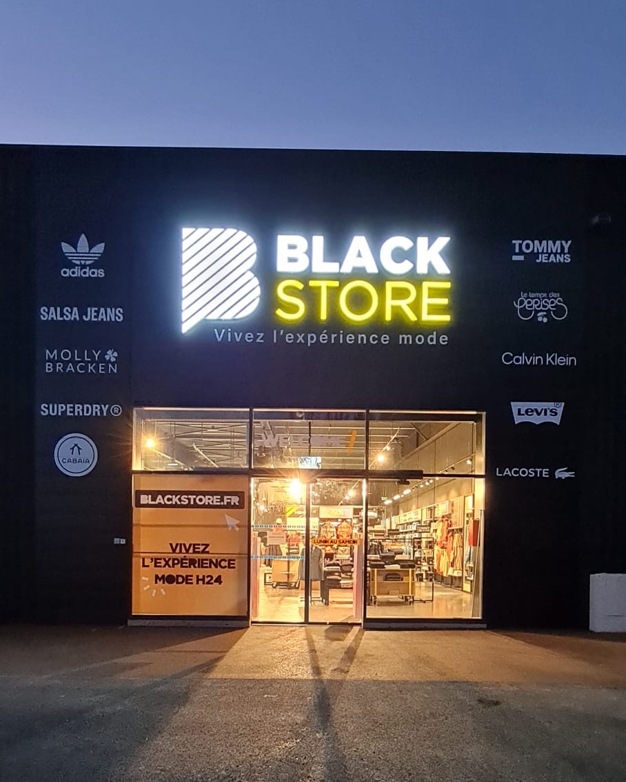 Foto 1 di Blackstore Ussel