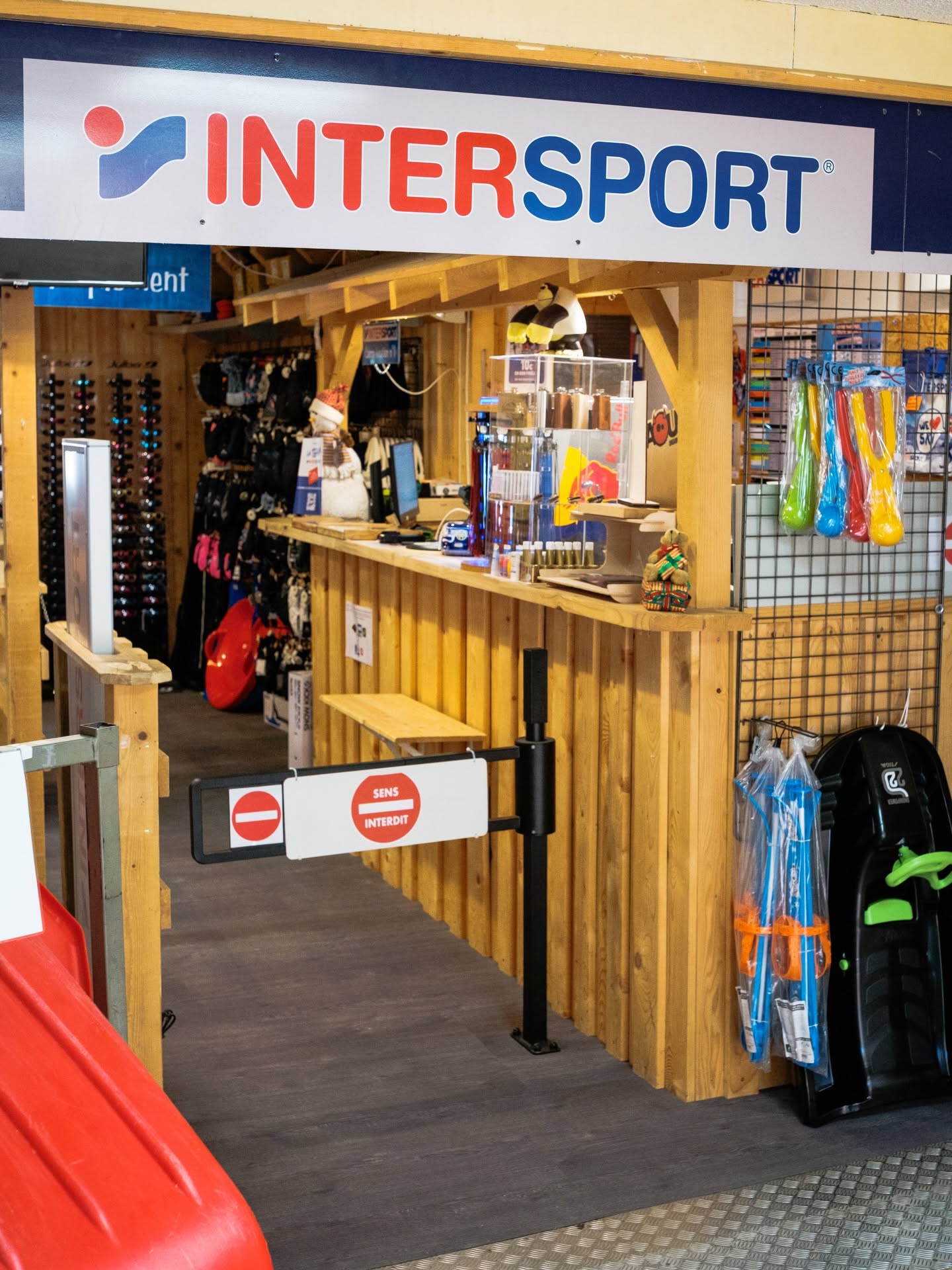 Foto 4 di INTERSPORT SUPERDEVOLUY OBIOU